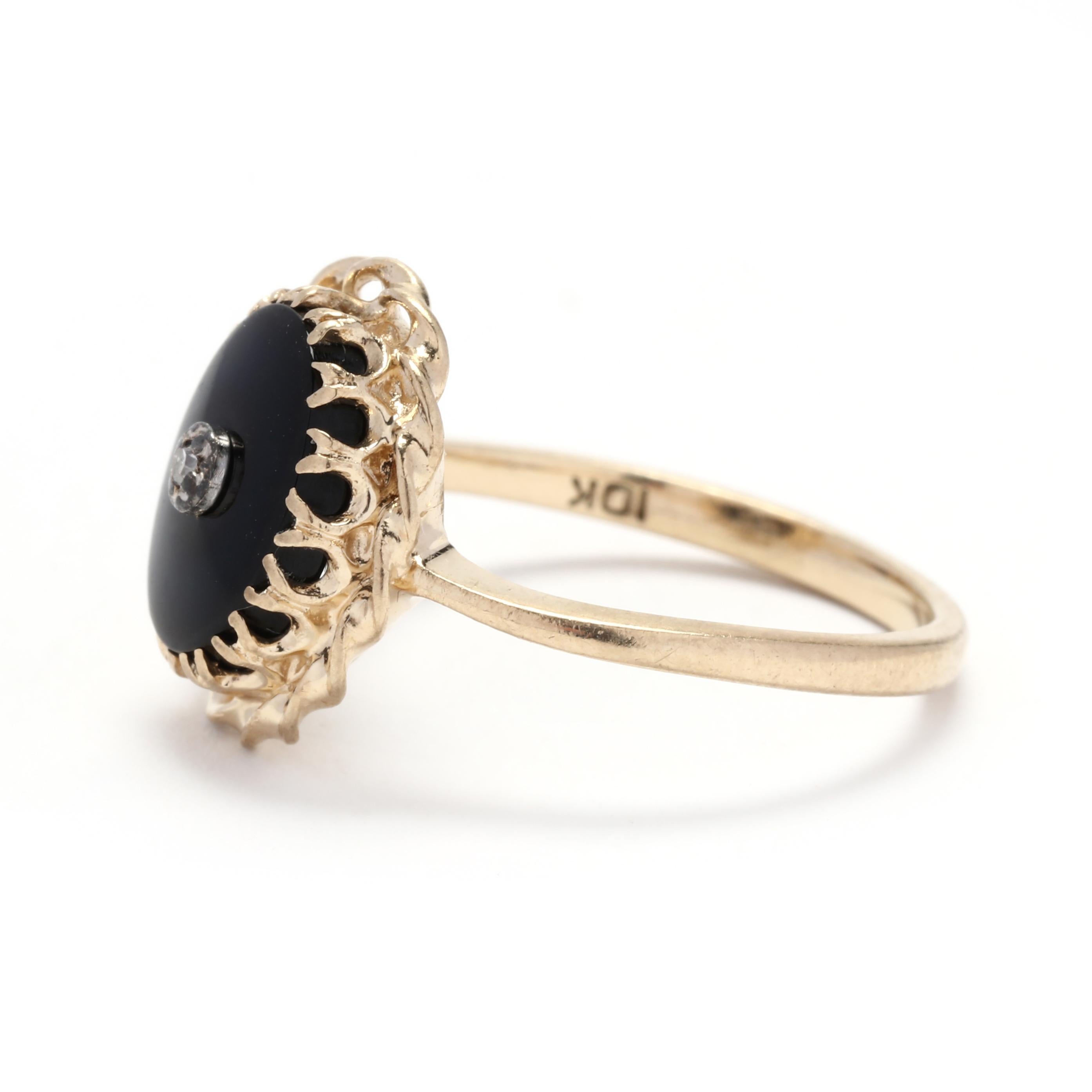 Diamond and Black Onyx Oval Ring, 10k Yellow Gold, Ring Size 5.5, Fancy Ring  In Good Condition For Sale In McLeansville, NC