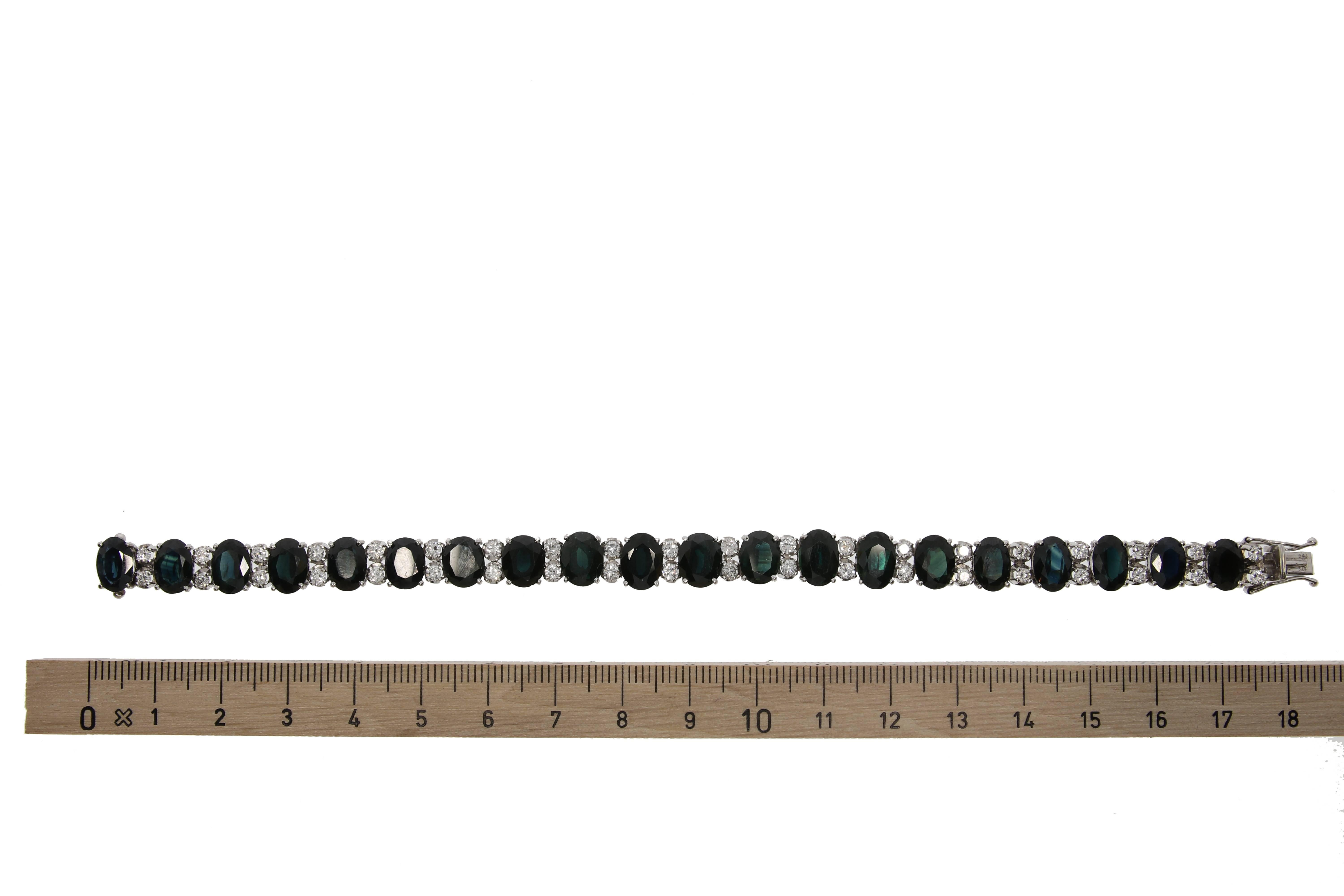 Diamond and Black Sapphire Bracelet, circa 1960s In Excellent Condition For Sale In Munich, DE