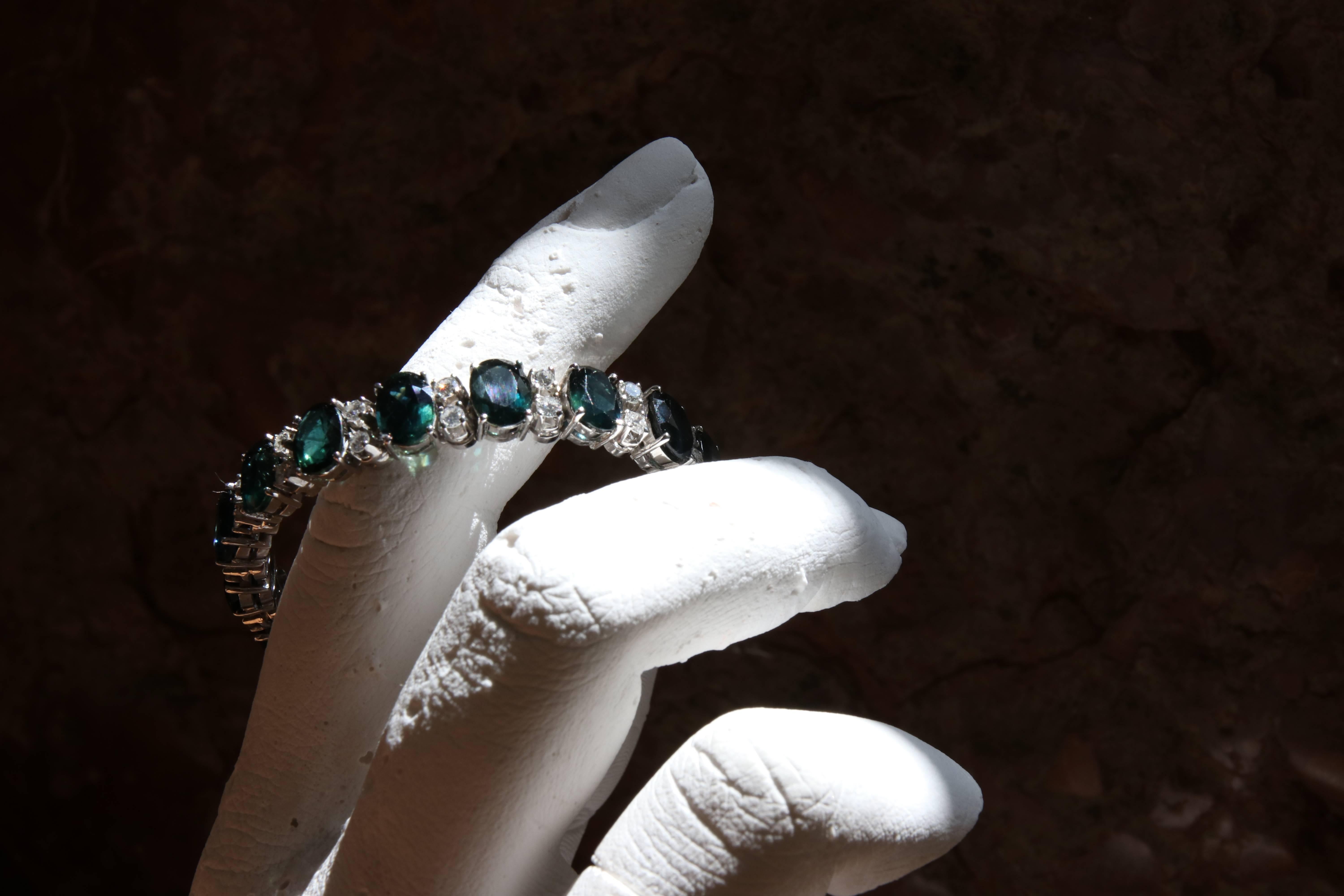Women's Diamond and Black Sapphire Bracelet, circa 1960s For Sale