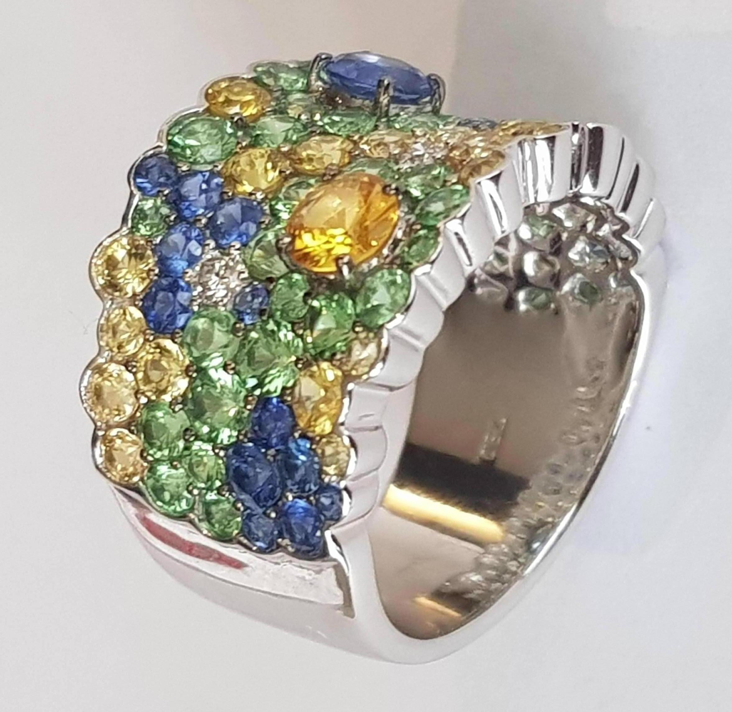 Modern Diamond and Blue and Yellow Sapphire Ring in 18 Karat White Gold For Sale