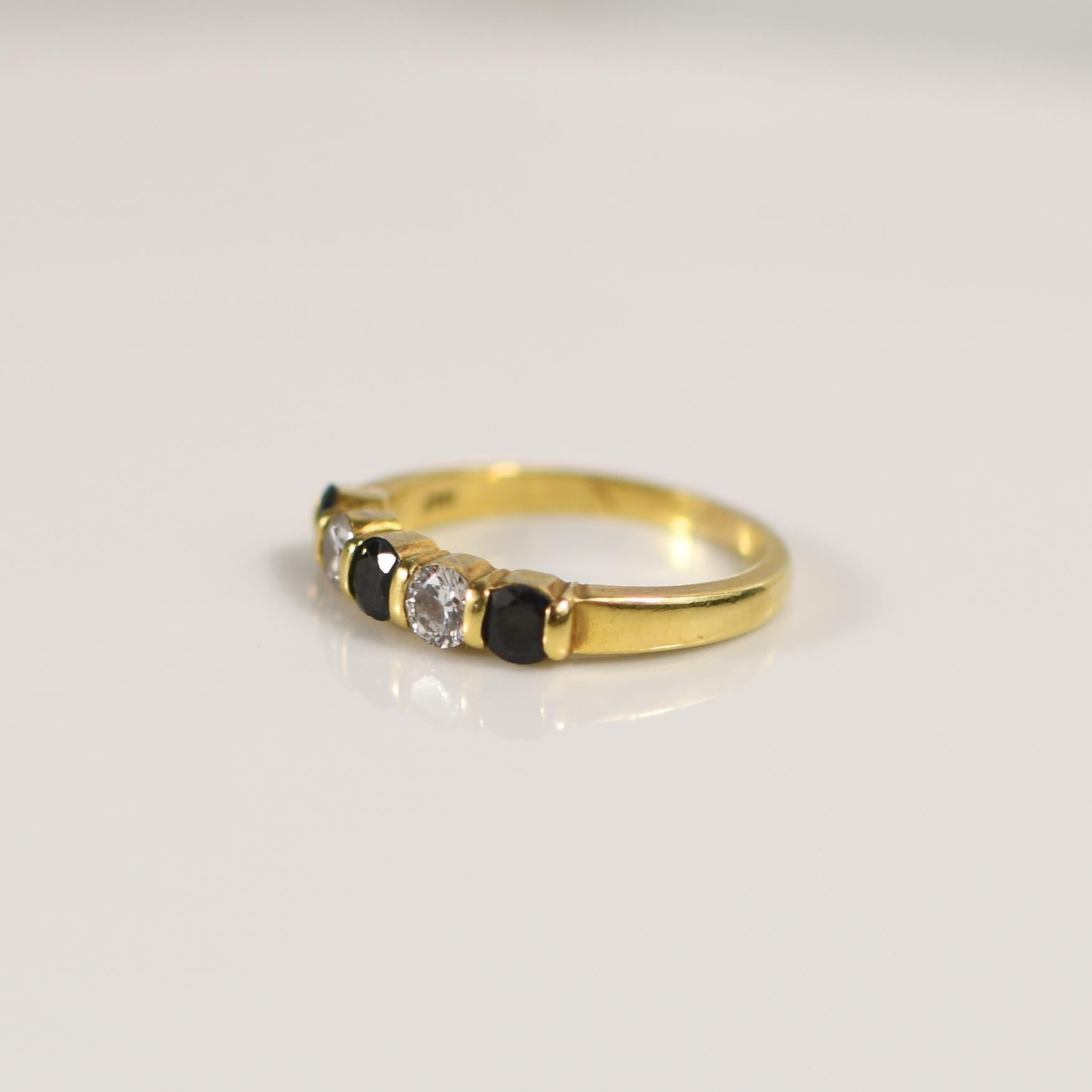 Diamond and Blue Sapphire Alternating 5 Stone Band 18K Yellow Gold Ring In Good Condition In Addison, TX