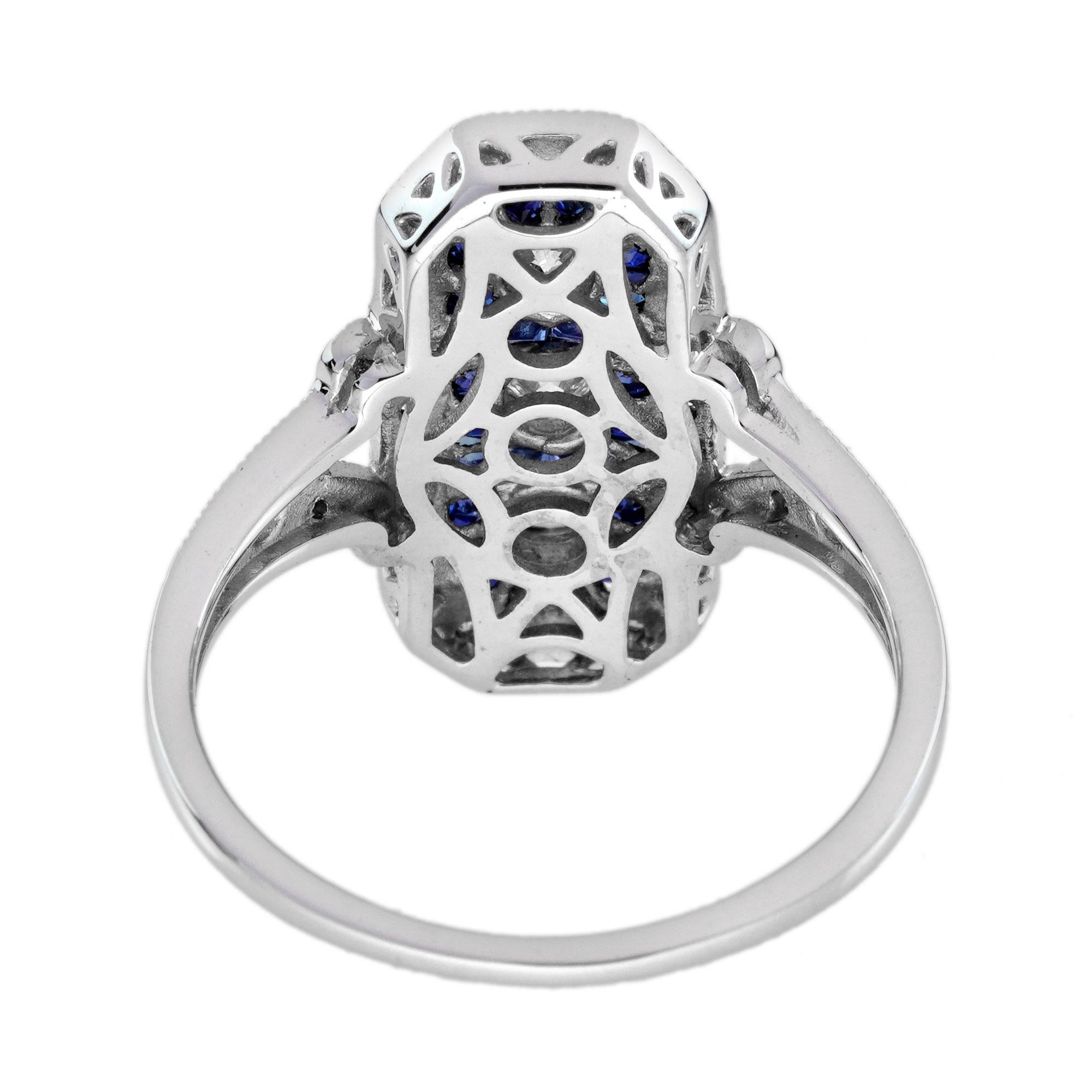 Bague à trois pierres de style Art déco en or blanc 18 carats avec diamants et saphirs bleus en vente 3