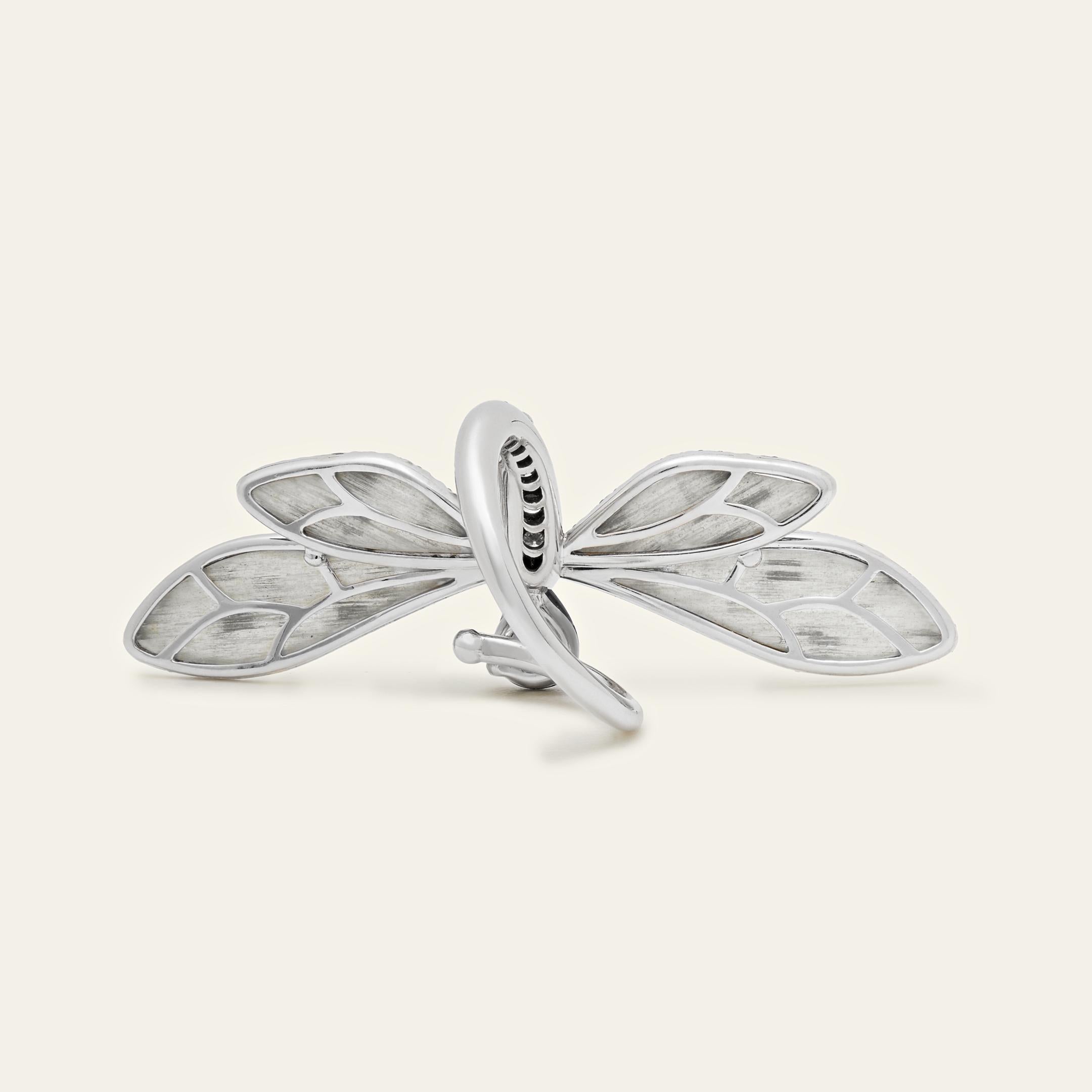 Round Cut Diamond and Blue Sapphire Dragonfly Ring For Sale