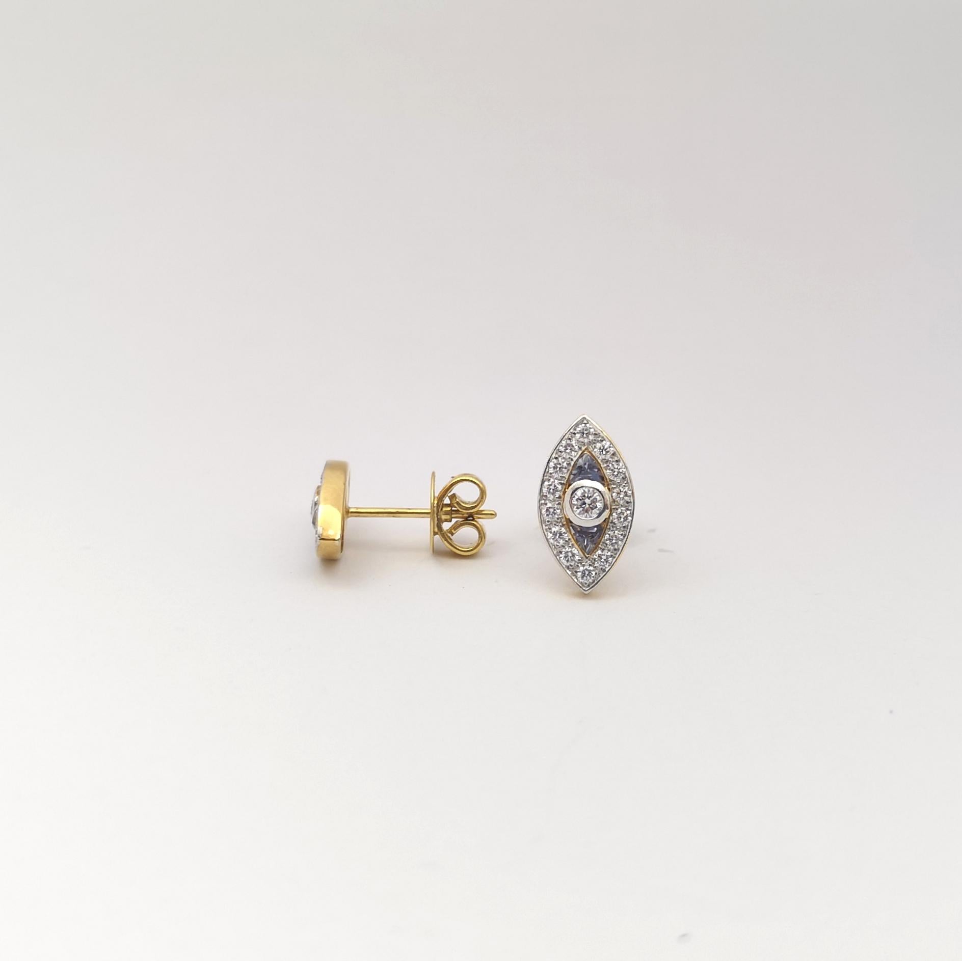 Boucles d'oreilles diamant et saphir bleu en or 18 carats Pour femmes en vente
