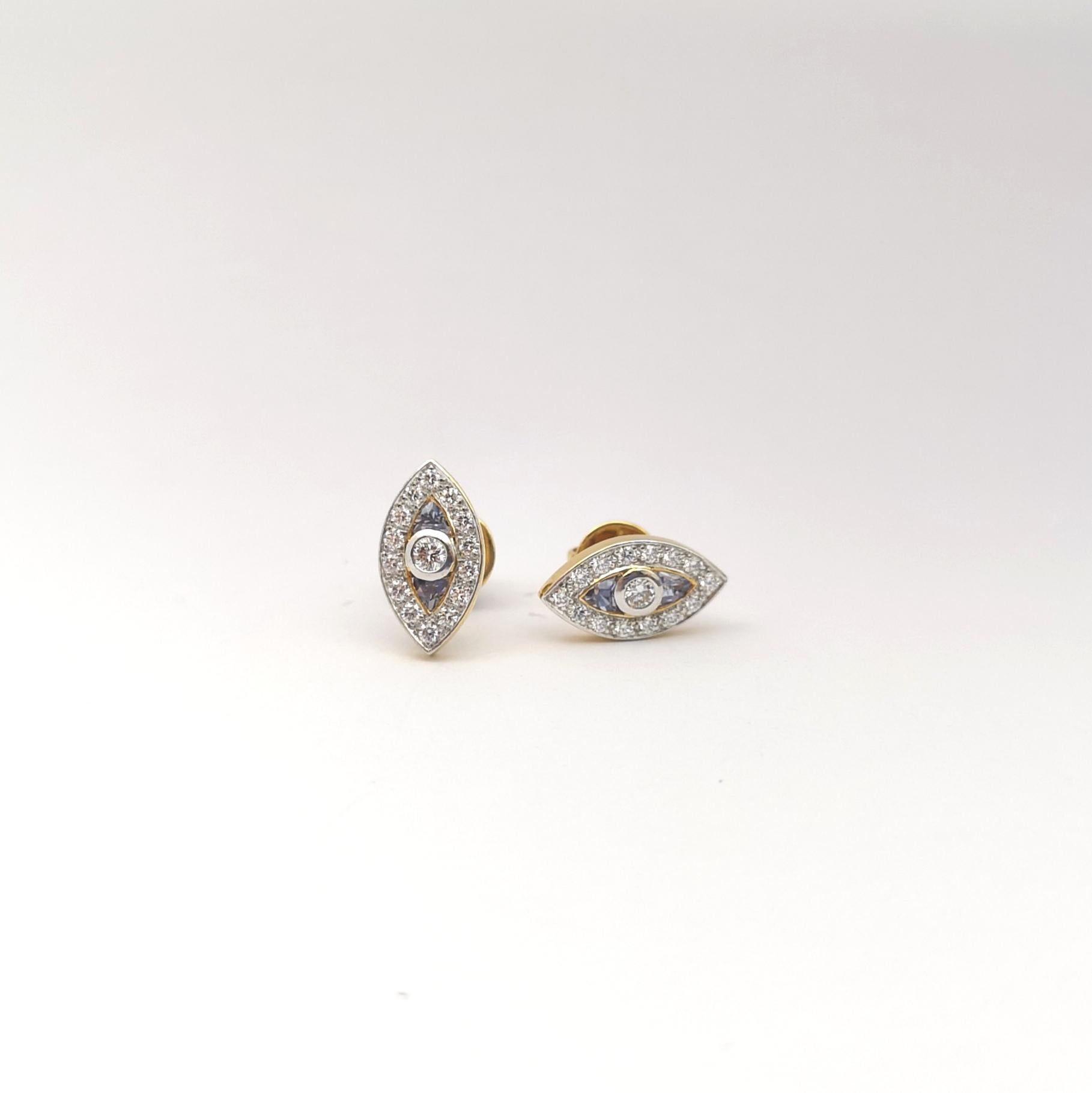 Boucles d'oreilles diamant et saphir bleu en or 18 carats en vente 2