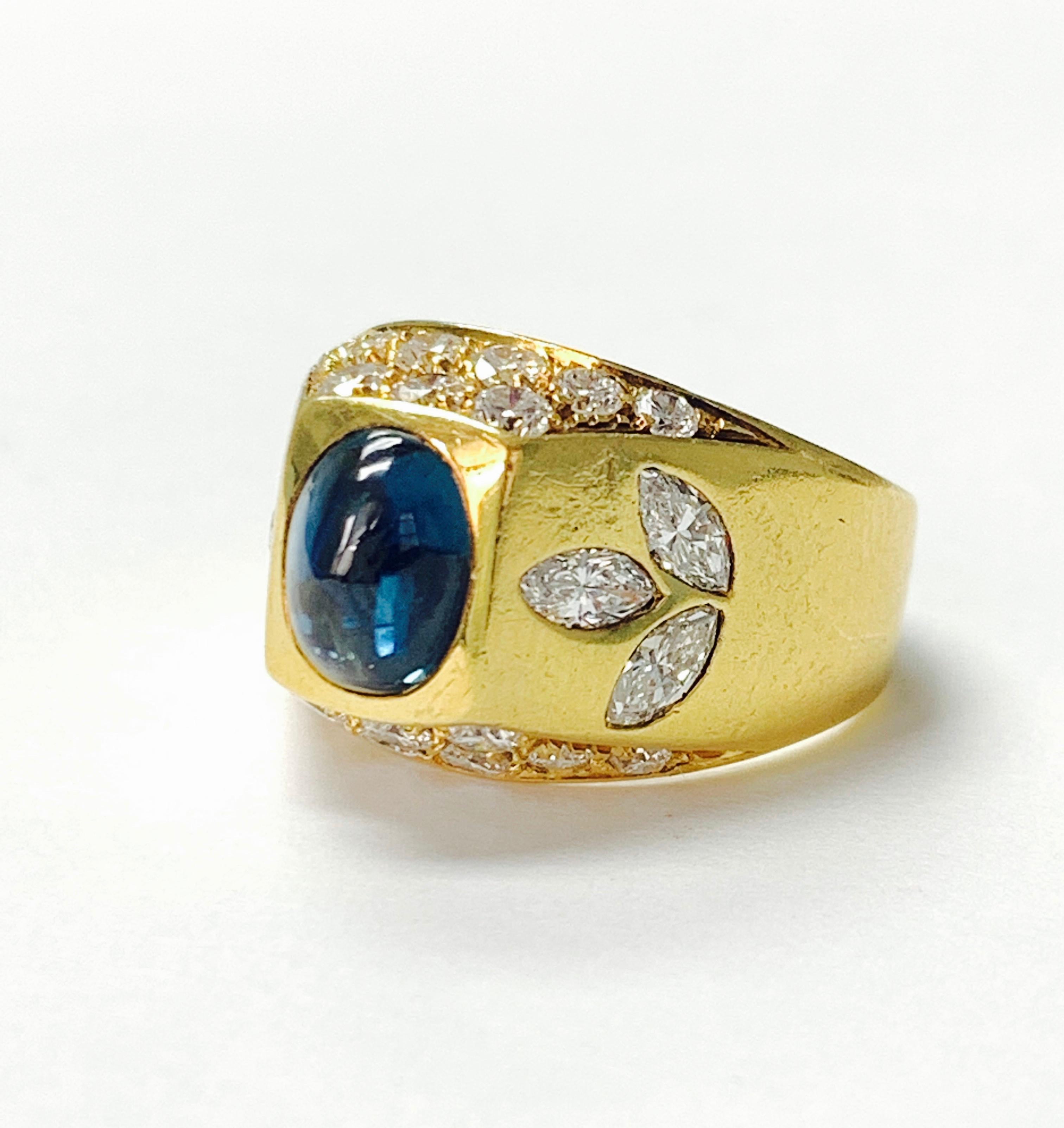 Taille ovale Bague en or jaune 18 carats, diamant et saphir bleu en vente