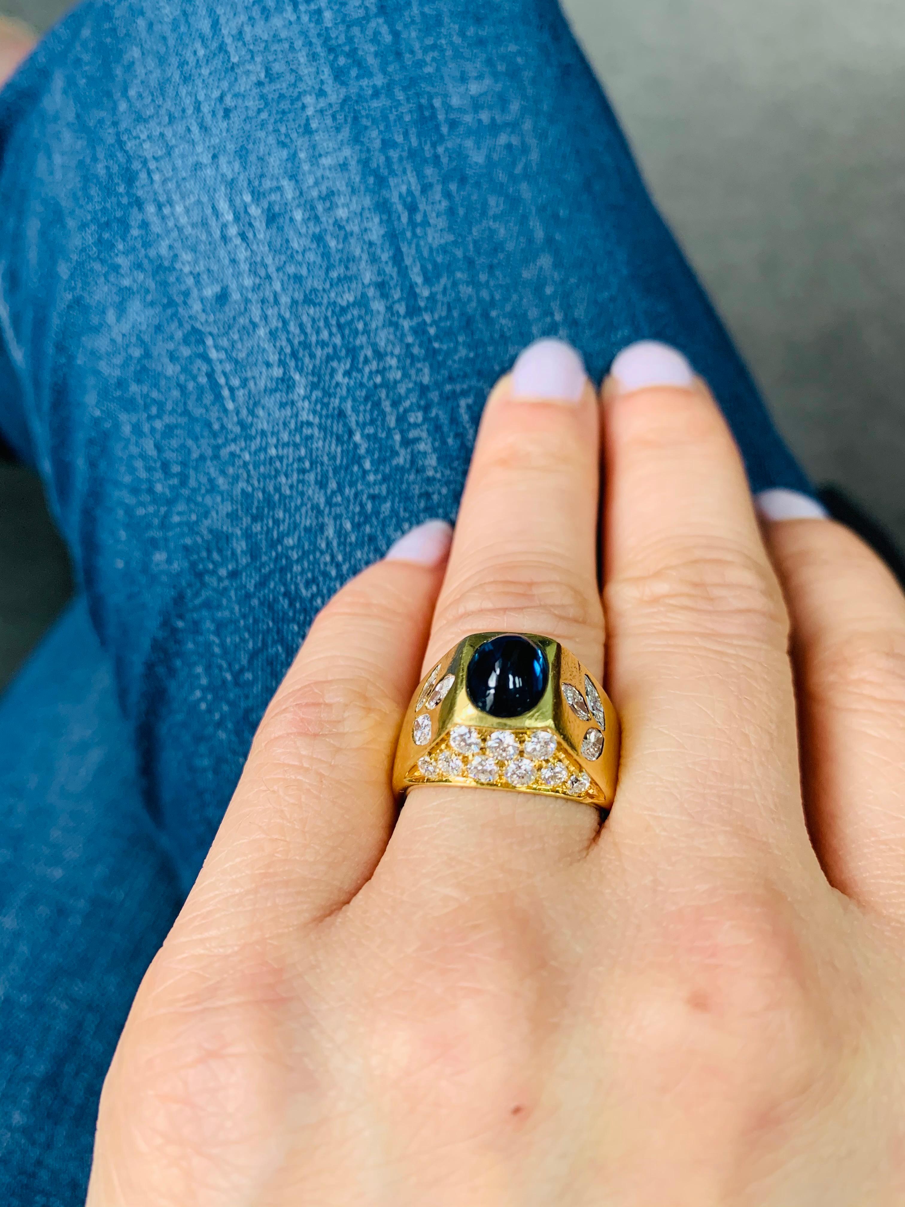 Bague en or jaune 18 carats, diamant et saphir bleu en vente 1
