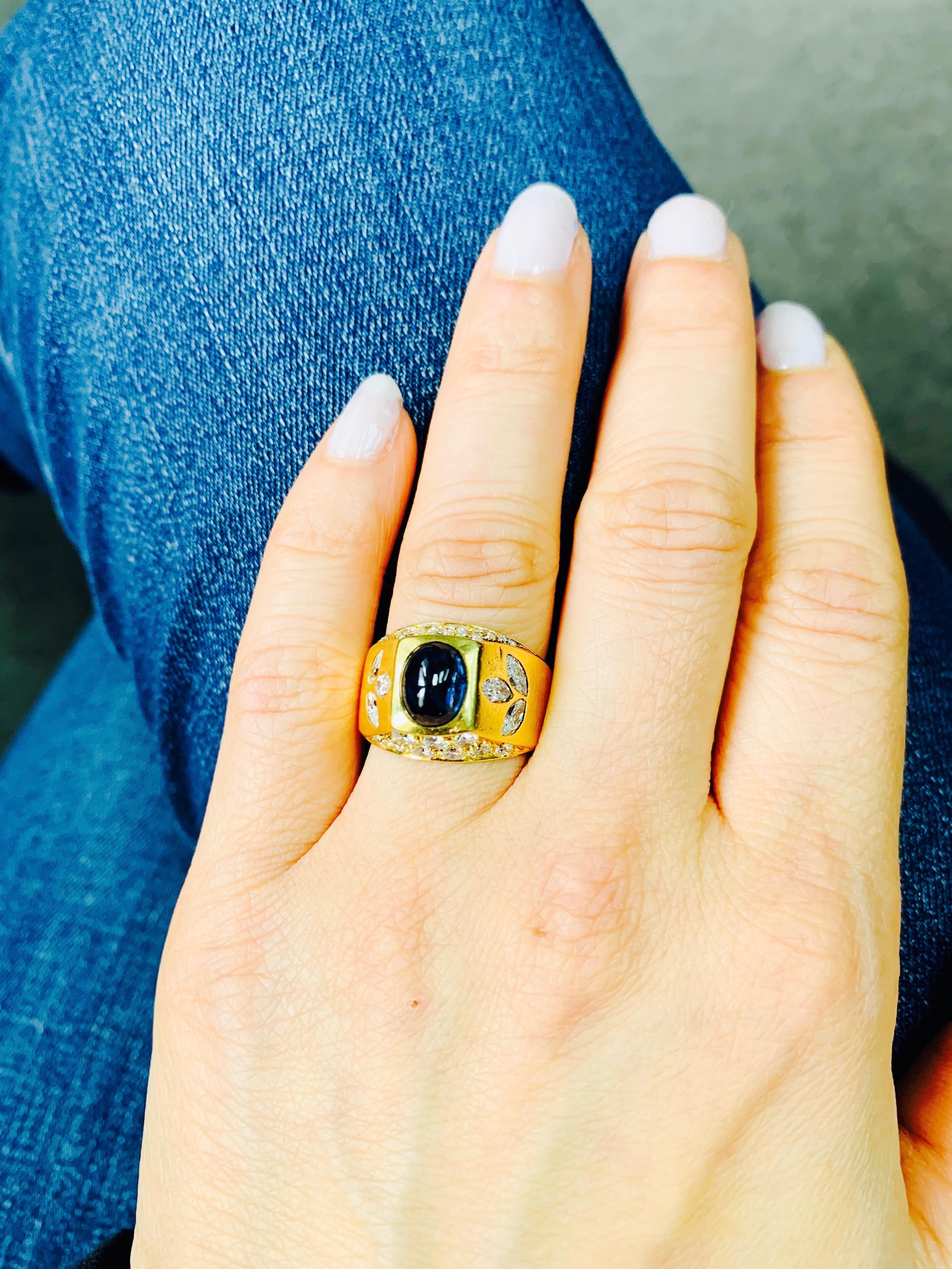 Bague en or jaune 18 carats, diamant et saphir bleu en vente 2