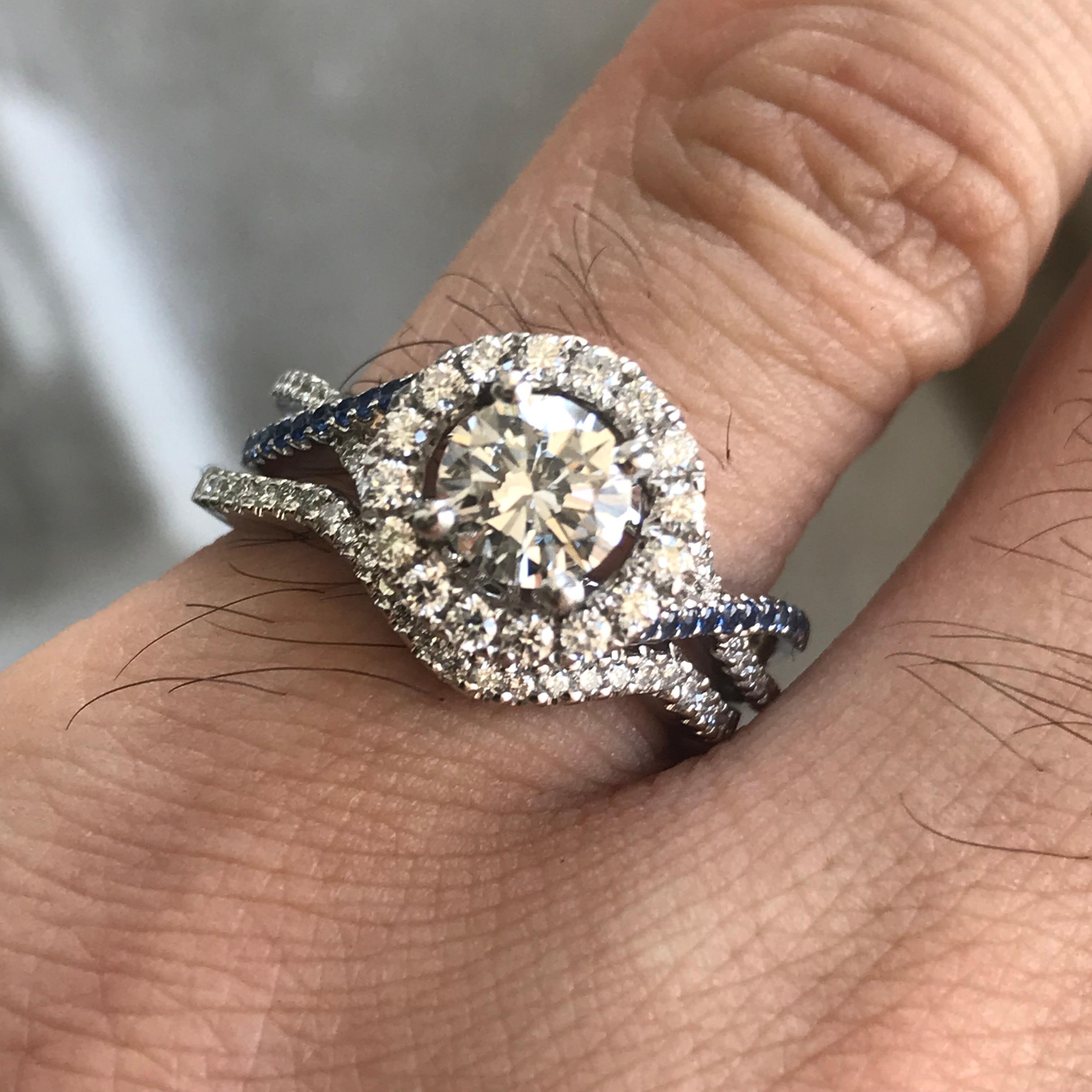 JW007-0100069

Kann auf jede Fingergröße angepasst werden, dieser Ring  werden auf Bestellung gefertigt und benötigen etwa 1-3 Wochen ab der endgültigen Genehmigung des Designs durch den Kunden. Wenn Sie einen früheren Termin benötigen, lassen Sie