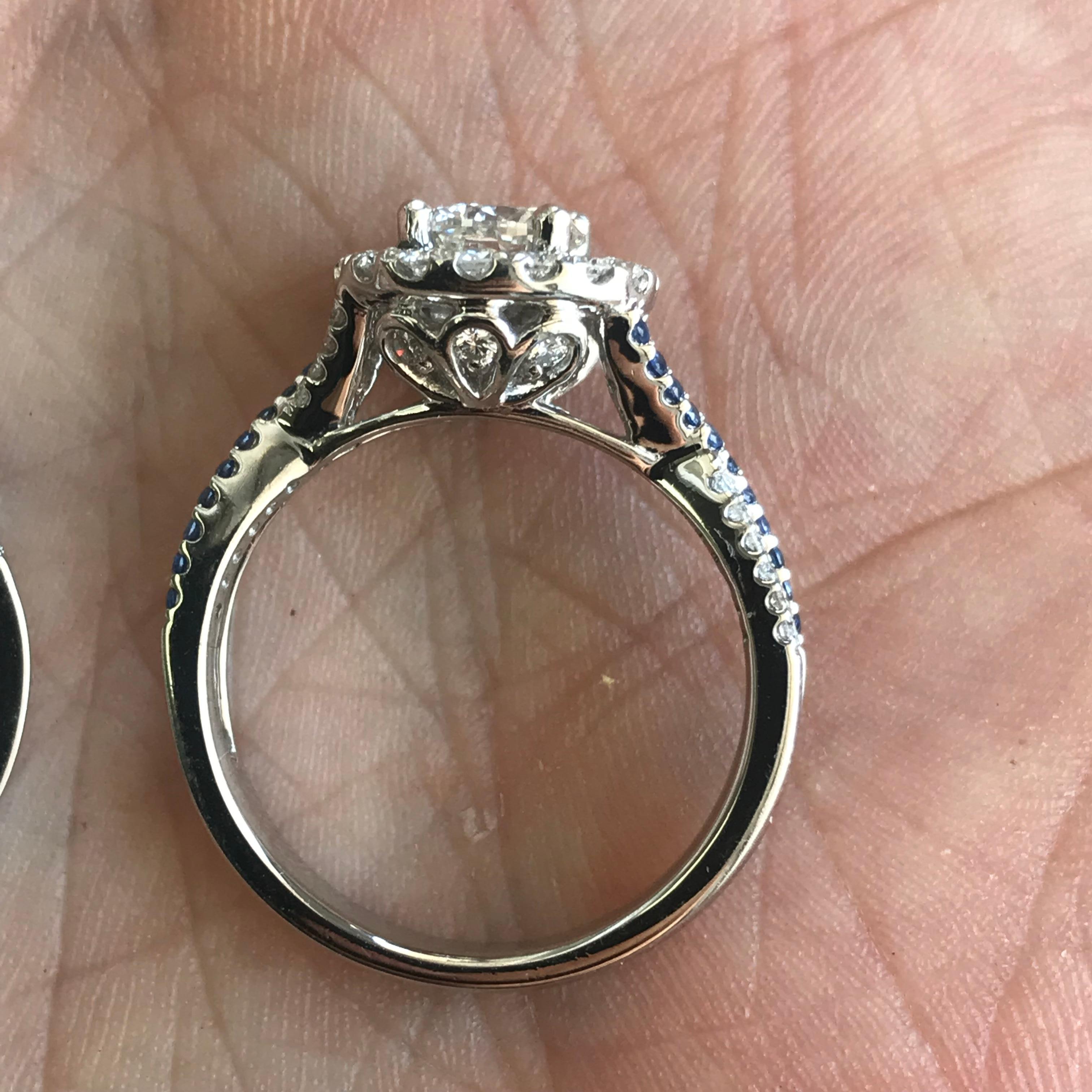 Verlobungsring mit Diamant und blauem Saphir, Ben Dannie (Moderne) im Angebot