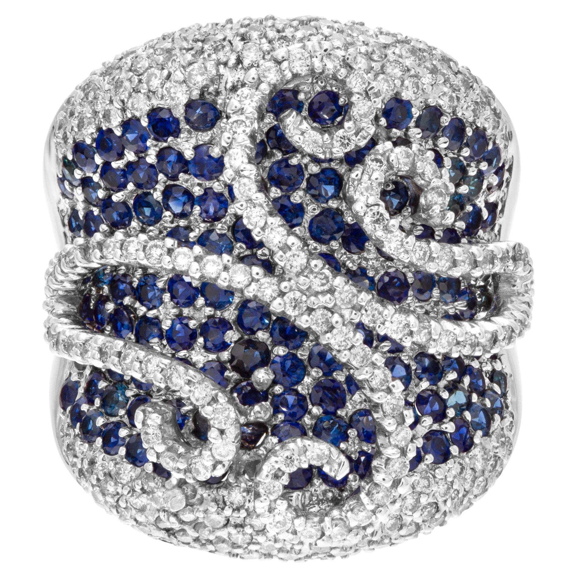 Diamond and Blue Sapphires Ring in 18k White Gold For Sale