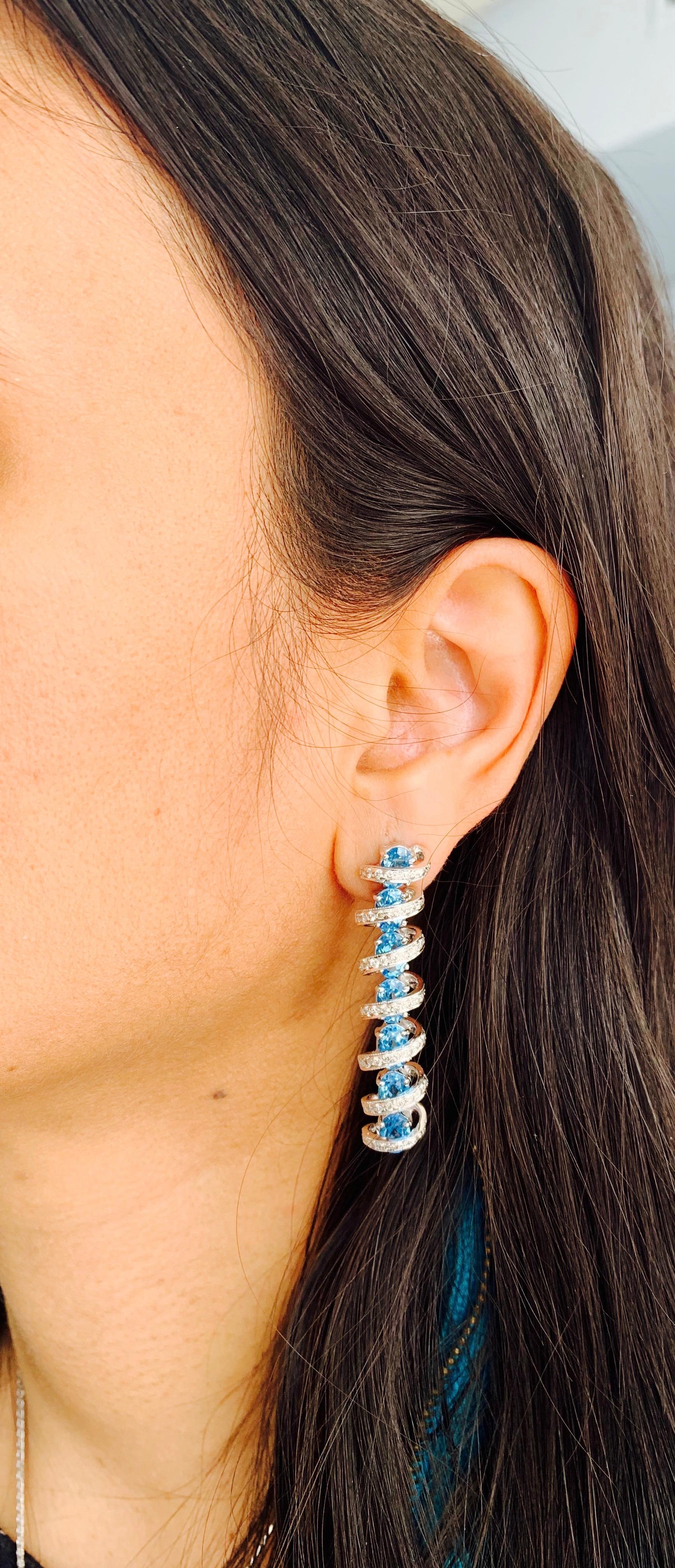 Pendientes de Diamantes y Topacio Azul en Oro Blanco de 18 Kilates en venta 6