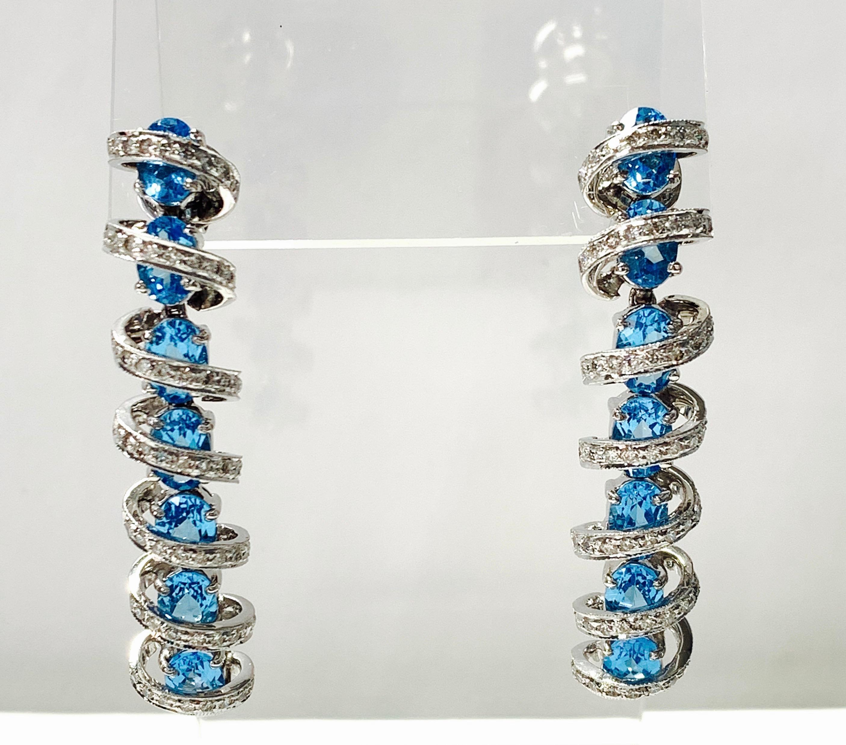 Pendientes de Diamantes y Topacio Azul en Oro Blanco de 18 Kilates Contemporáneo en venta