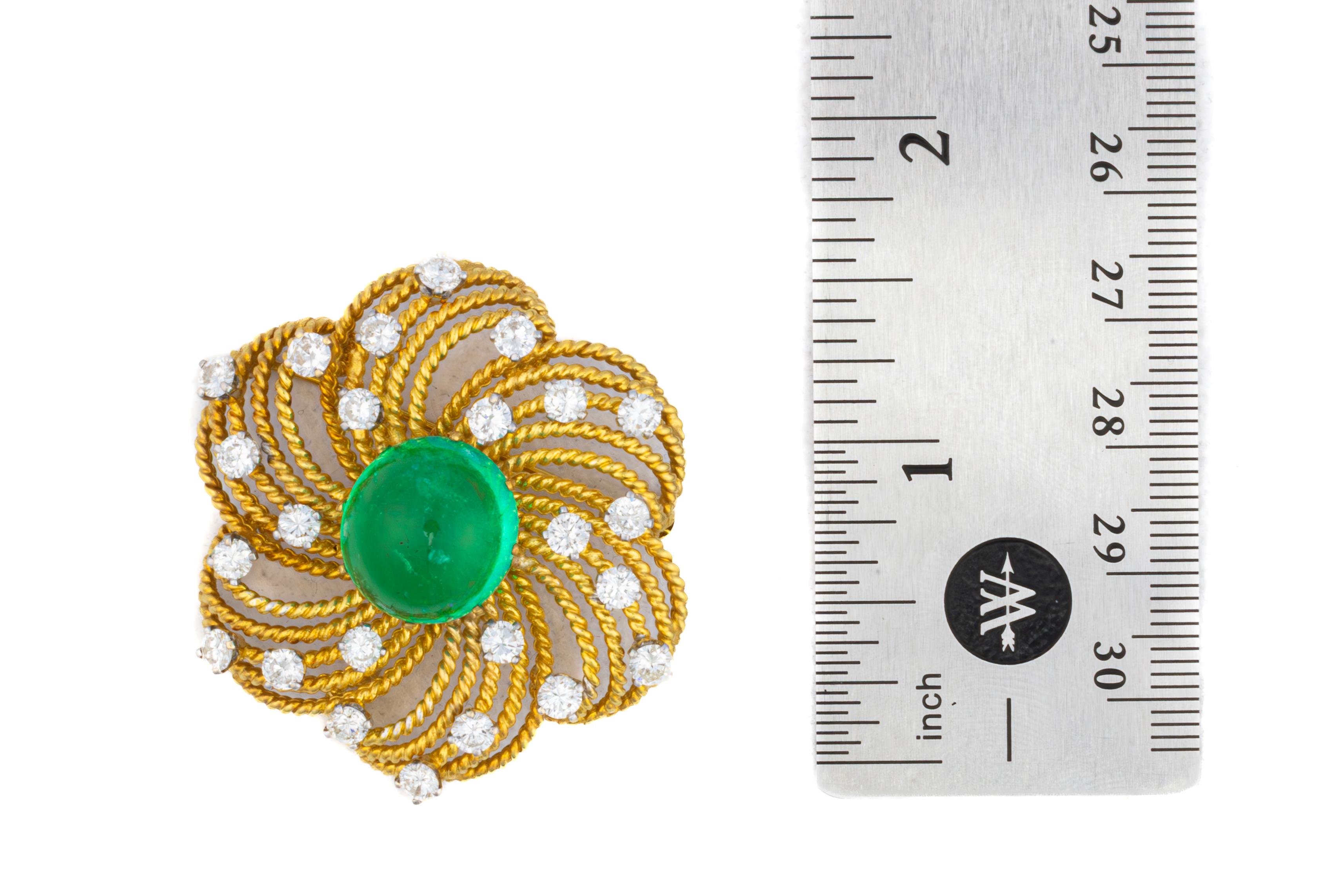 Taille cabochon Broche florale en diamant et émeraude cabochon en vente