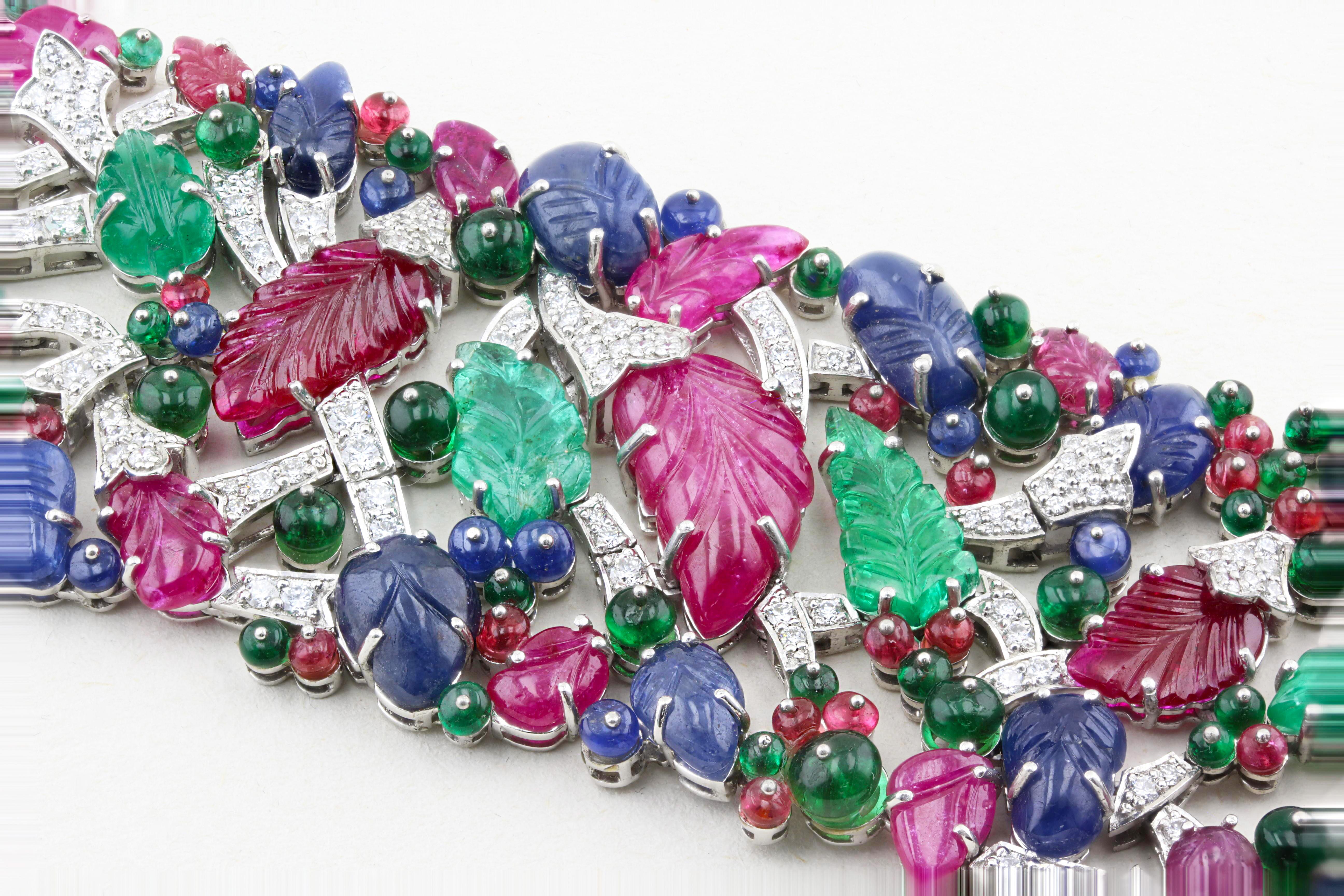Perle Bracelet en diamant et pierres fines naturelles sculptées en vente
