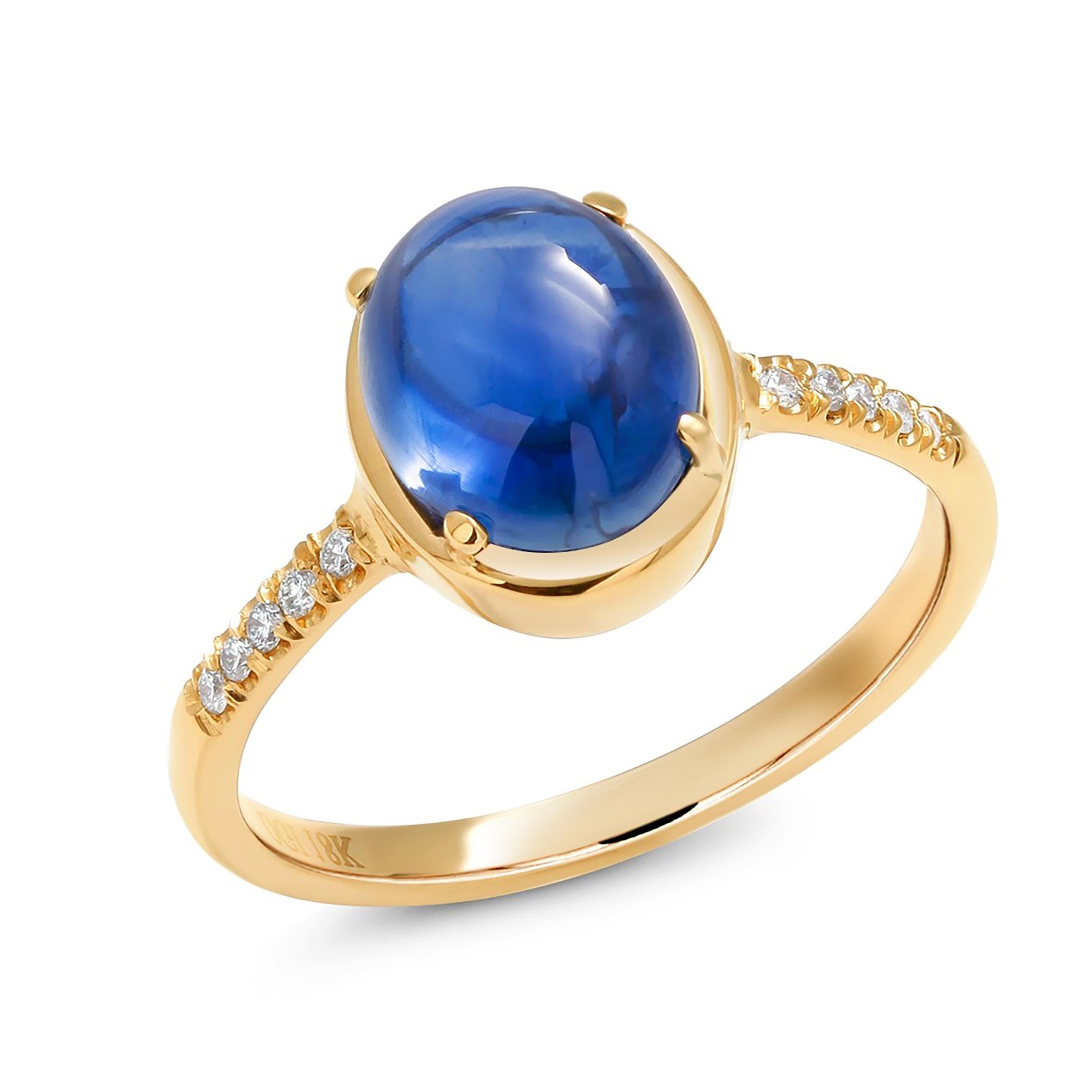 Diamond and Ceylon Cabochon Sapphire Eighteen Karat Yellow Gold Cocktail Ring In New Condition In New York, NY
