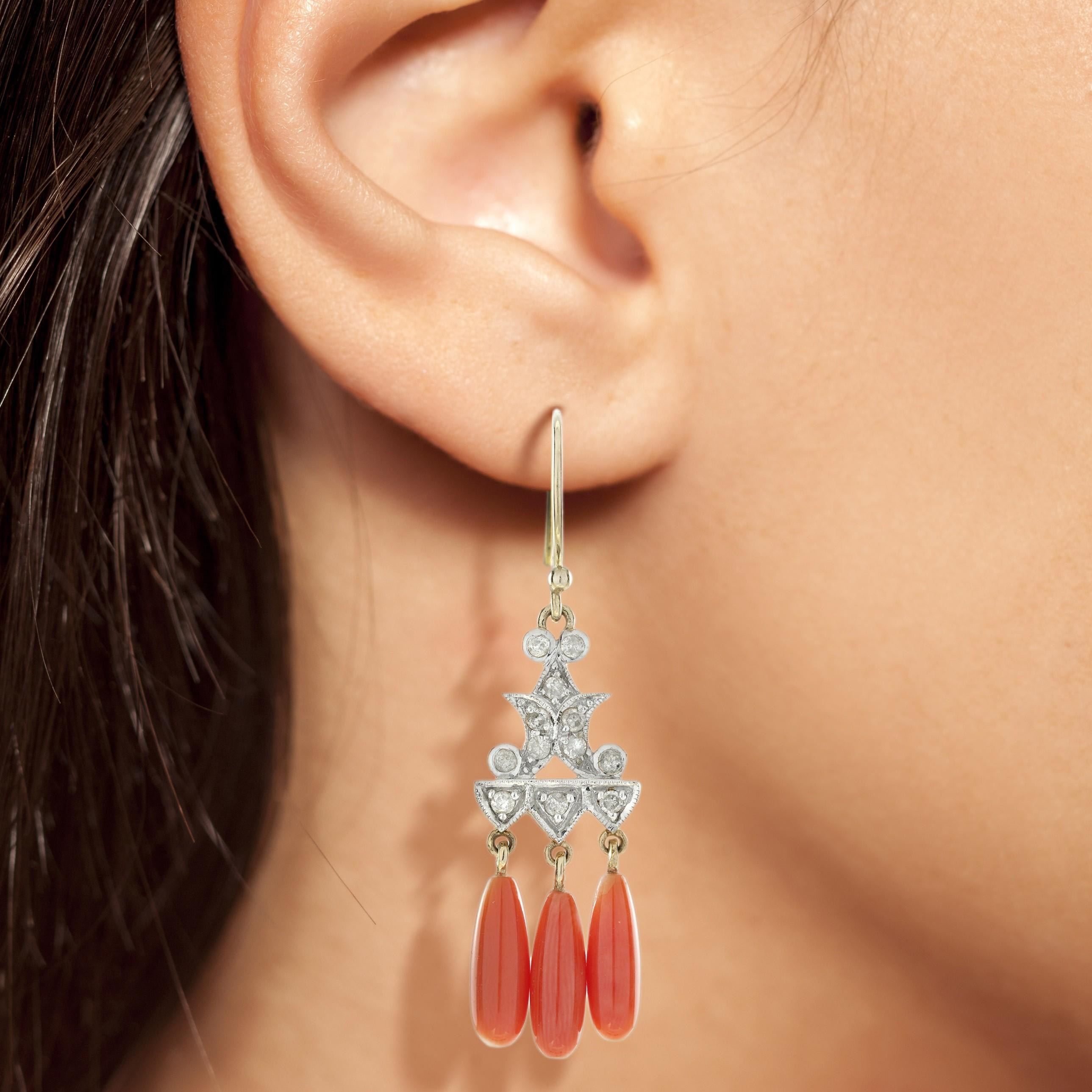 Diamant et corail  Pendants d'oreilles de style Art déco en or jaune 9 carats Pour femmes en vente