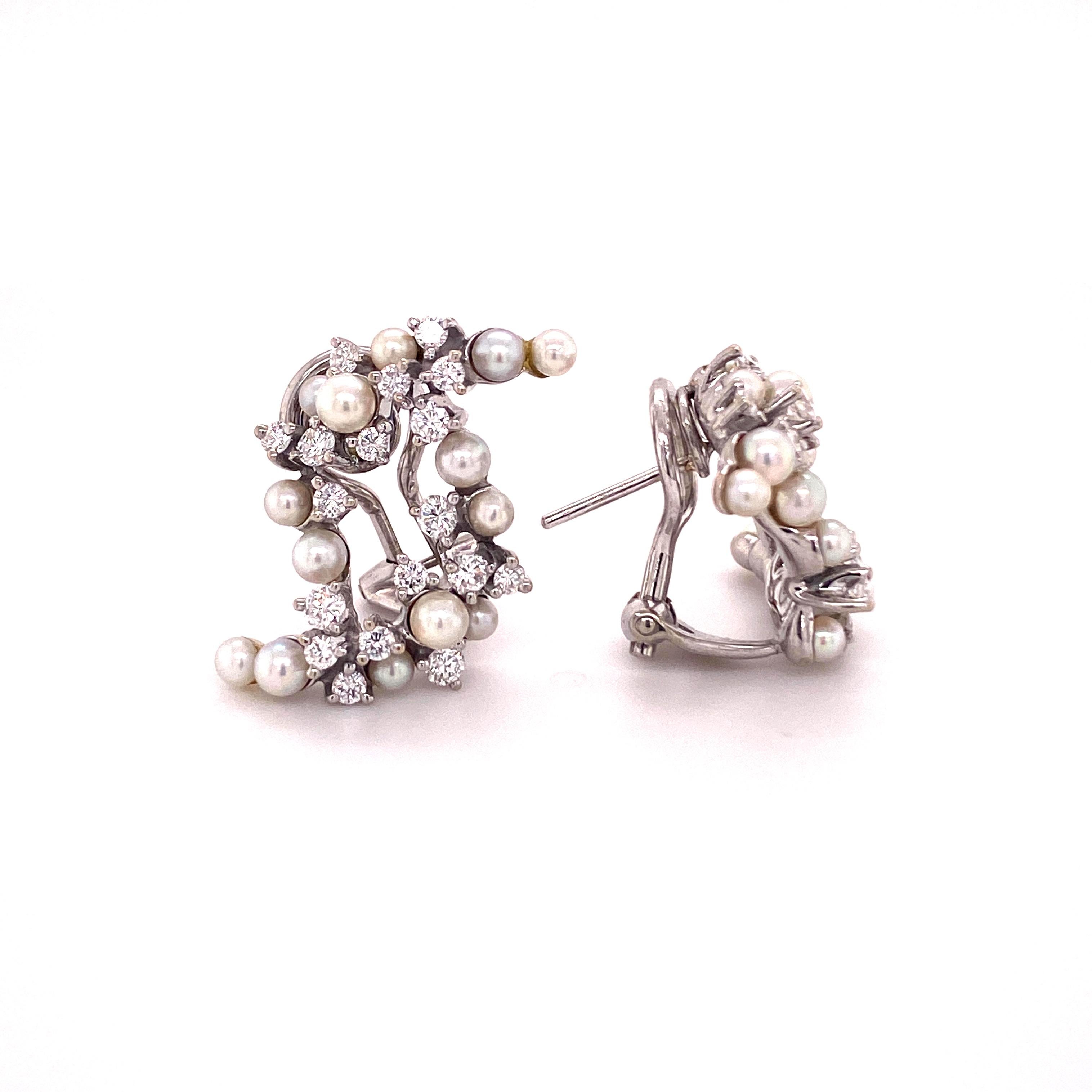 Contemporary Diamond and Cultured Pearl Earrings in White Gold 750