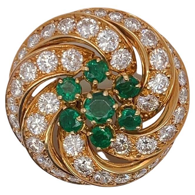 Diamond and Emerald Vintage Spiral Circle PIN/Brooch. 18K Yellow Gold For Sale