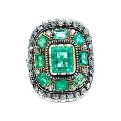 Diamond and Green Emerald Antique Ring Diamond and Green Emerald Antique Ring