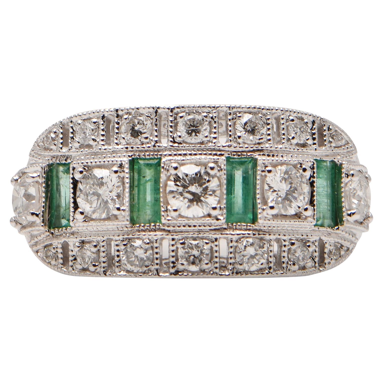 Diamond and Emerald Art Deco Dress Ring For Sale