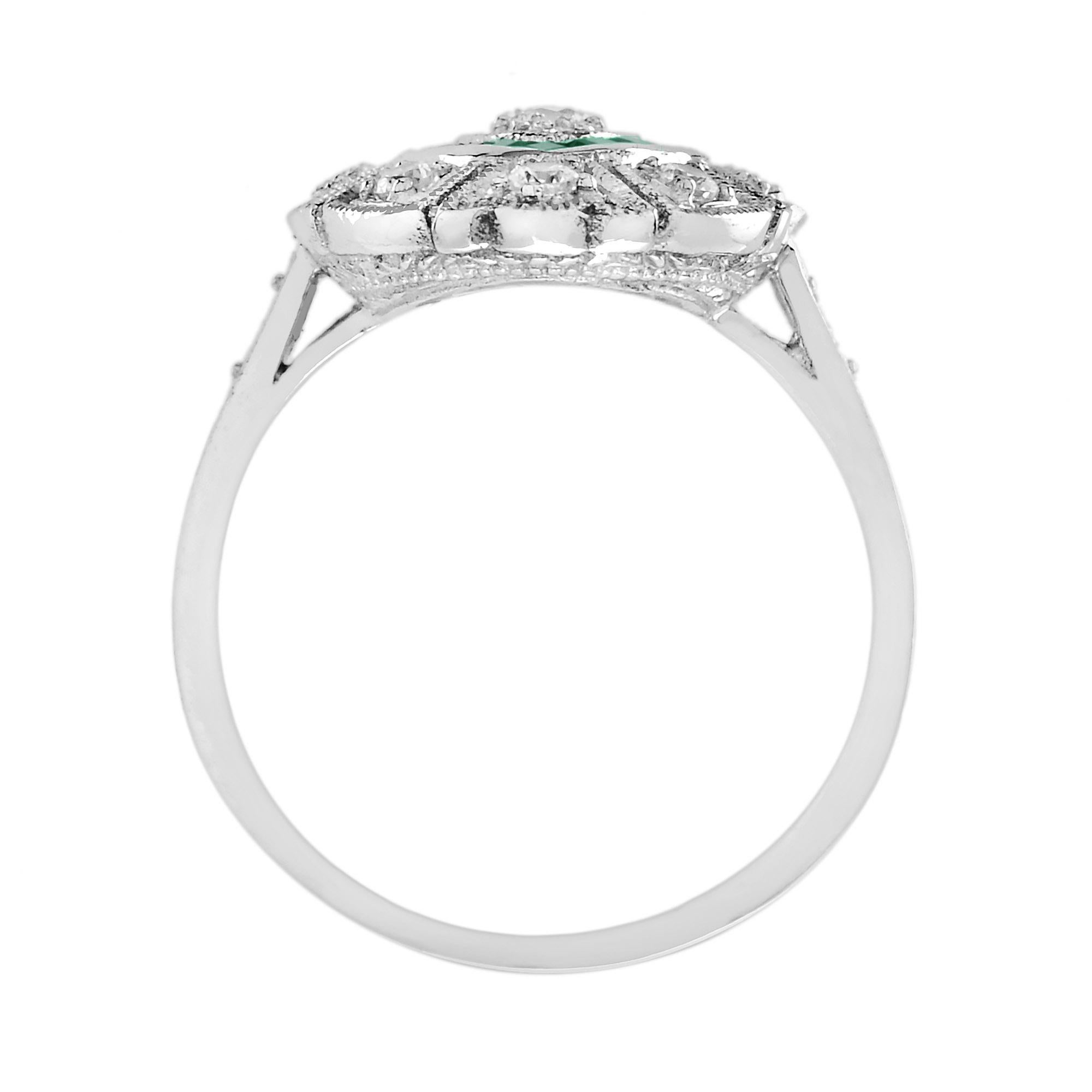 Anello da cocktail in stile Art Déco con diamanti e smeraldi in oro bianco 18 carati in vendita 1