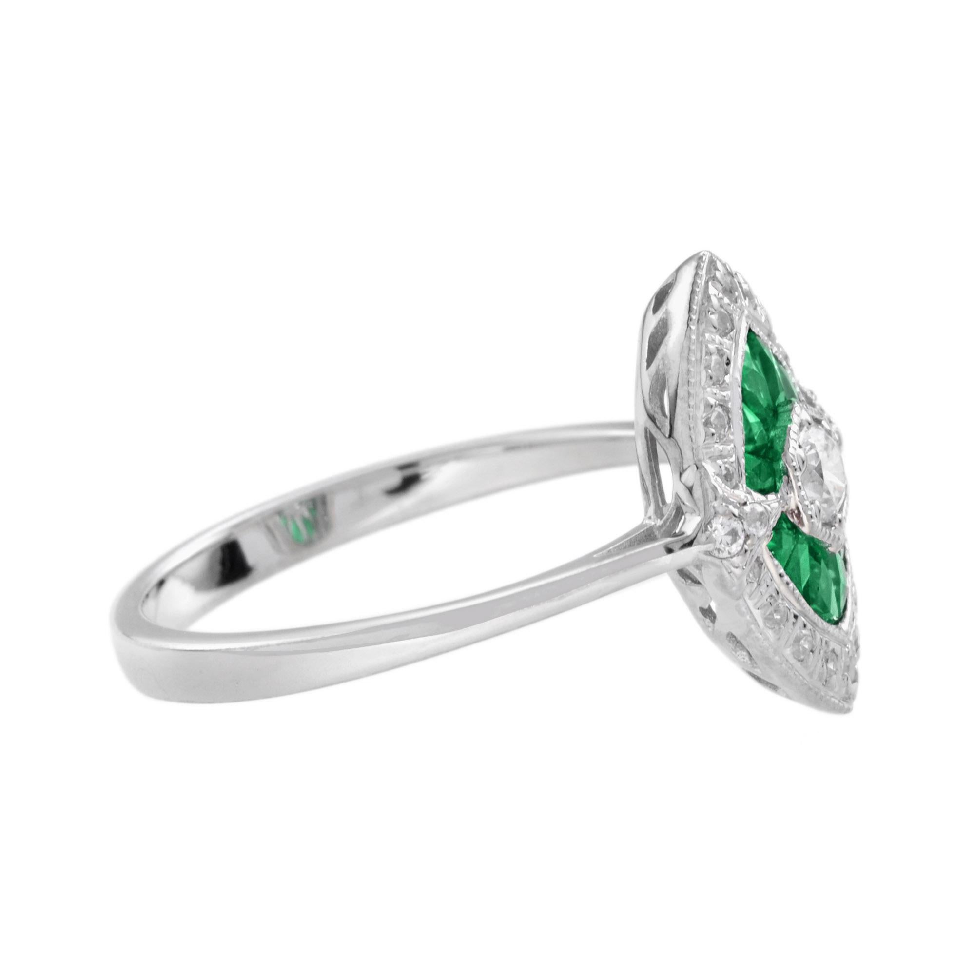 Verlobungsring aus 18 Karat Weißgold mit Diamanten und Smaragden im Art-déco-Stil (Rundschliff) im Angebot