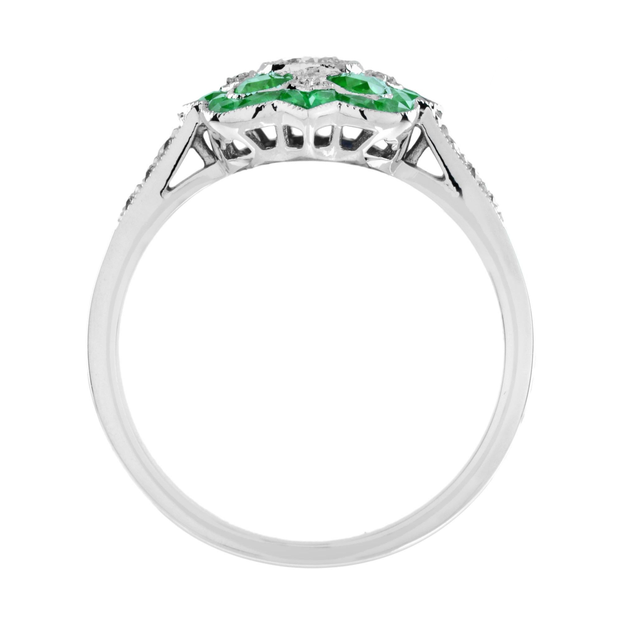 Anello floreale in stile Art Déco con diamanti e smeraldi in oro bianco 18 carati in vendita 1