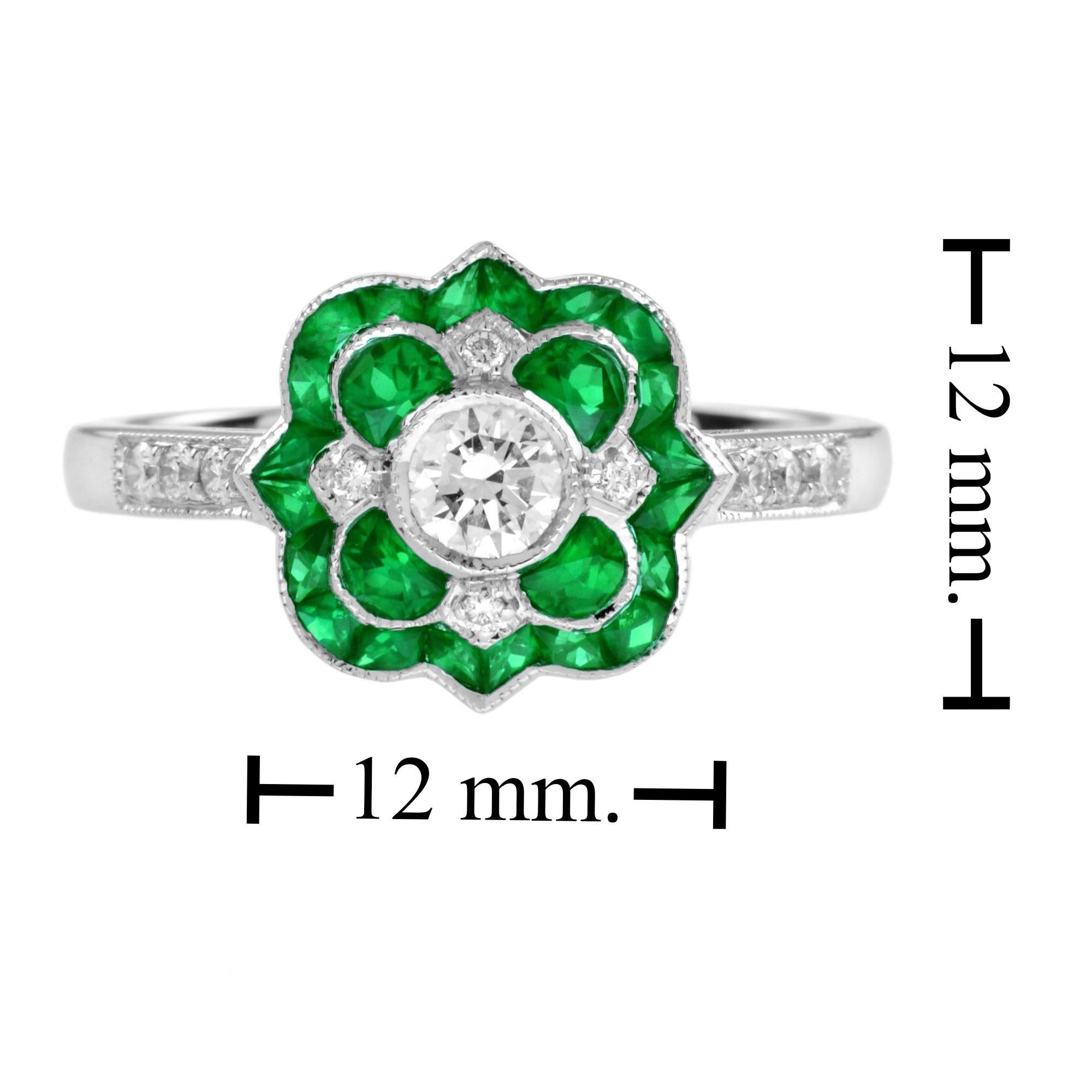 Anello floreale in stile Art Déco con diamanti e smeraldi in oro bianco 18 carati in vendita 2