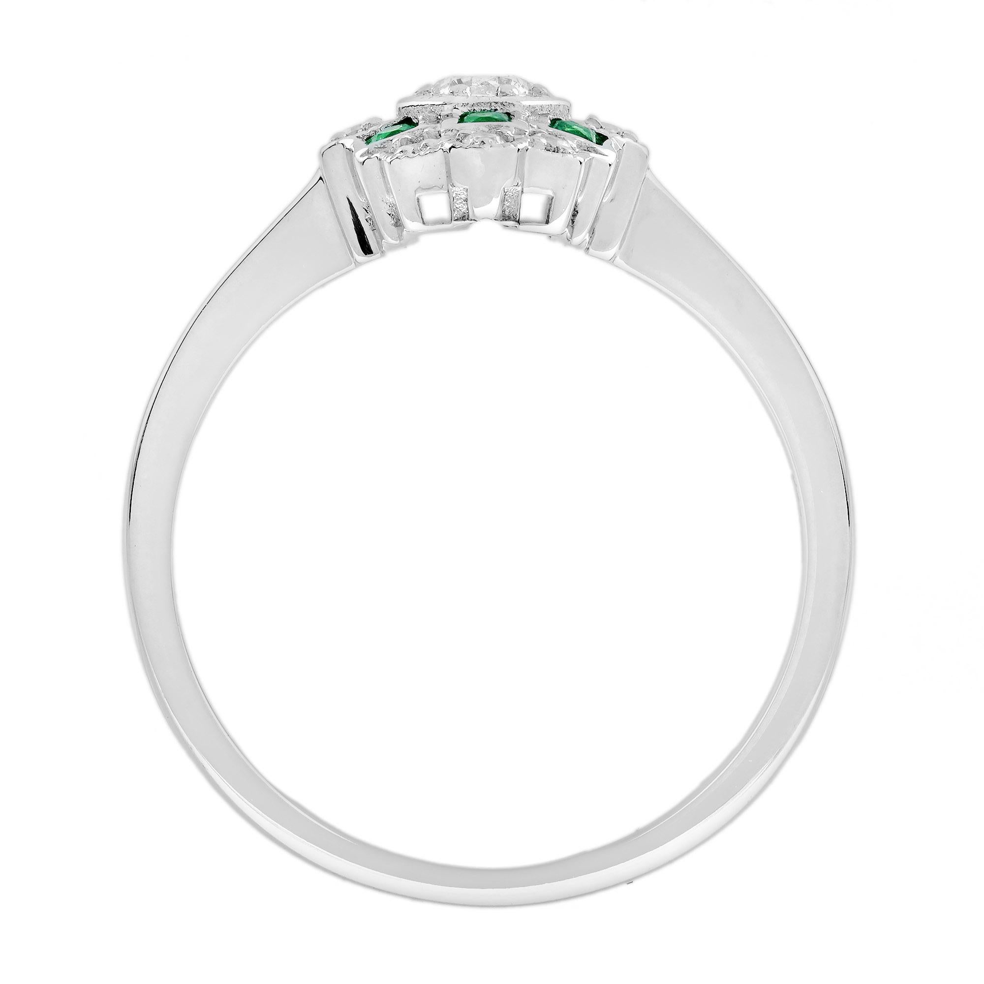 Anello a raggiera con diamanti e smeraldi in stile Art Déco in oro bianco 14 carati in vendita 1