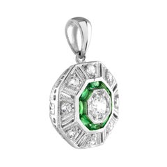 Colgante de diamantes y esmeraldas estilo Art Decó en forma de octágono en oro blanco de 14 quilates