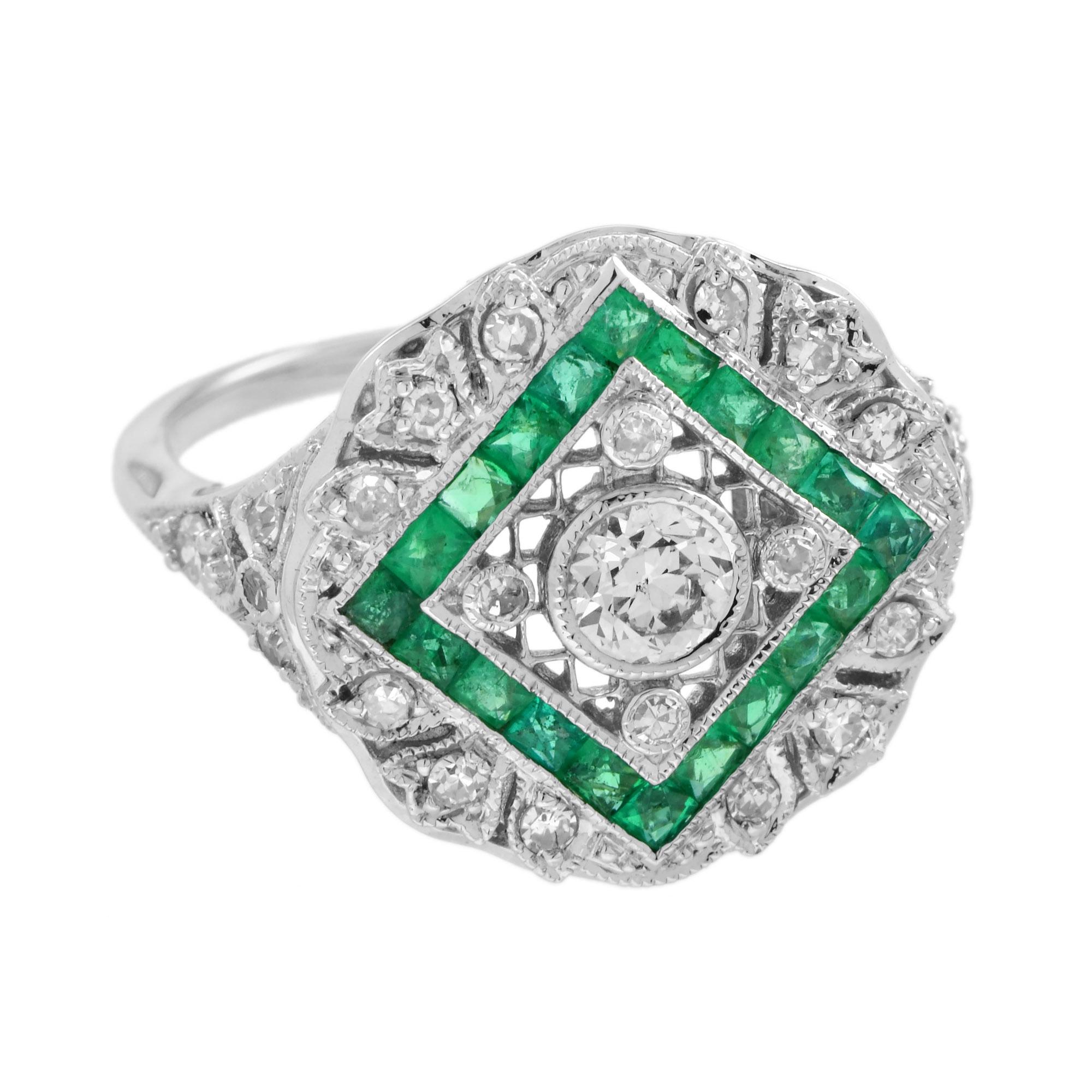 Diamond and Emerald Art Deco Style Ring in 18K White Gold In New Condition In Bangkok, TH