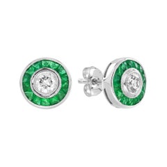 Boucles d'oreilles en or blanc 18 carats avec diamants et émeraudes de style Art Déco