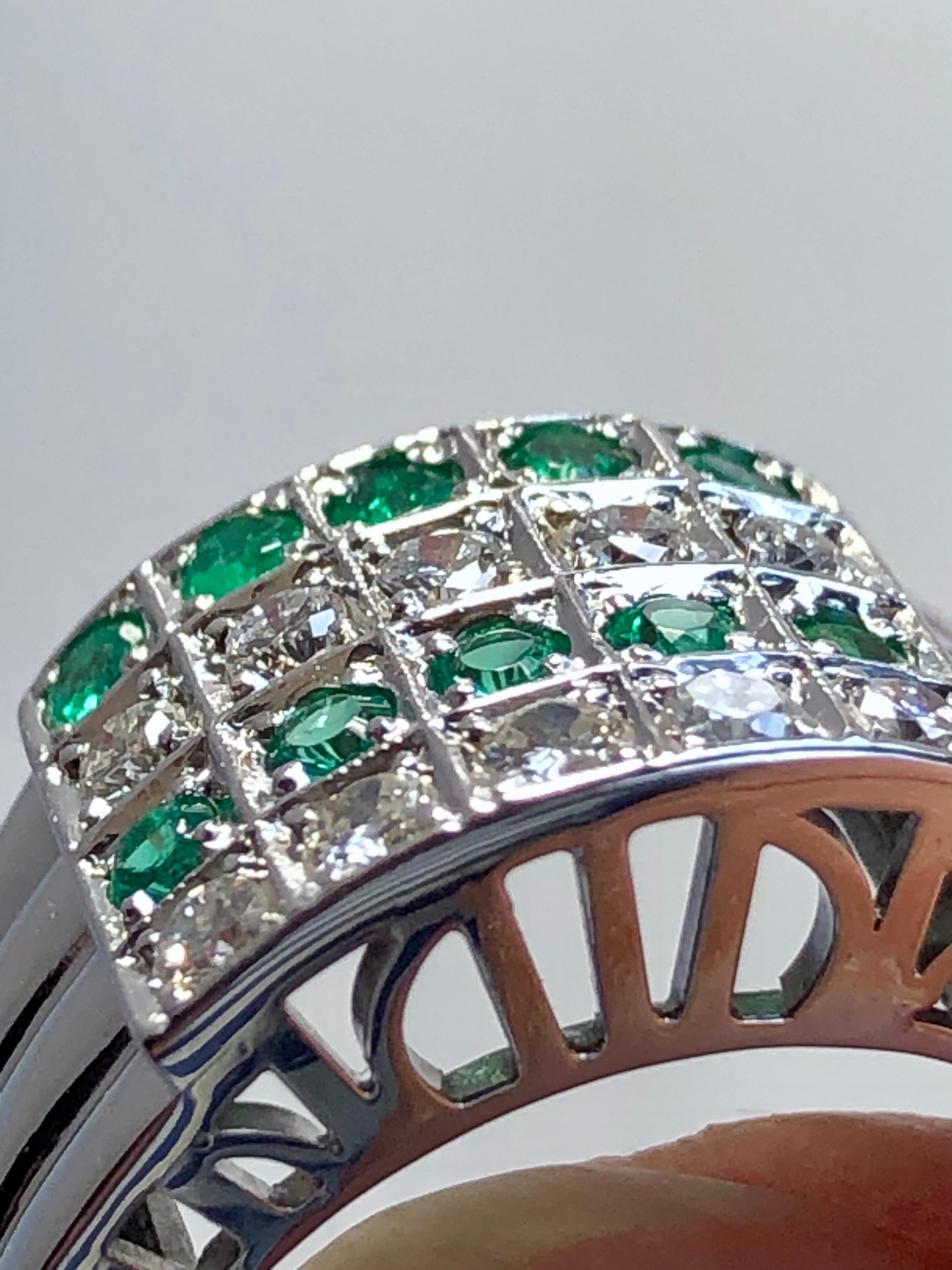 Diamond and Emerald Band Ring White Gold 18K For Sale 5