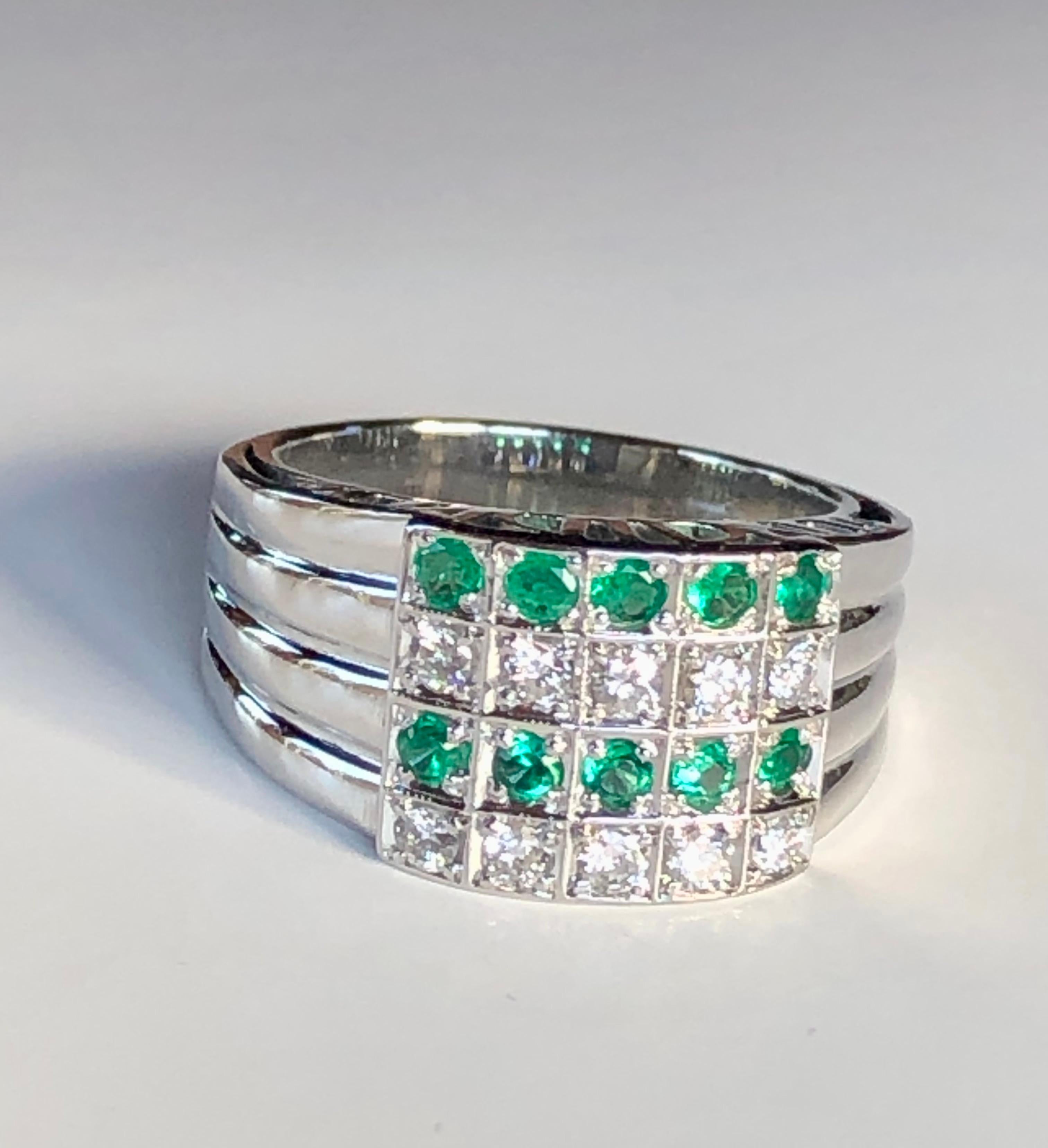 Diamond and Emerald Band Ring White Gold 18K For Sale 2
