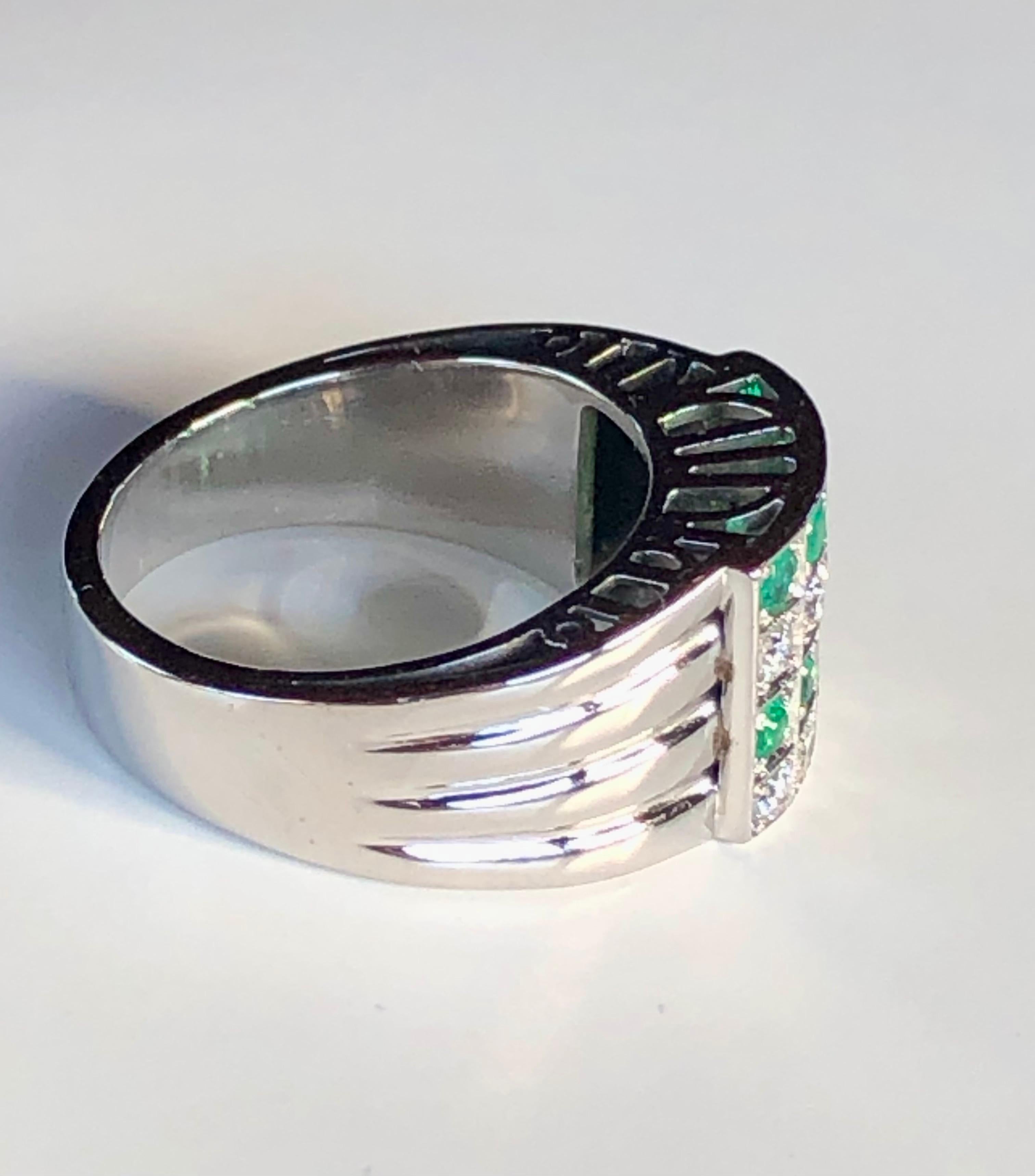 Diamond and Emerald Band Ring White Gold 18K For Sale 3