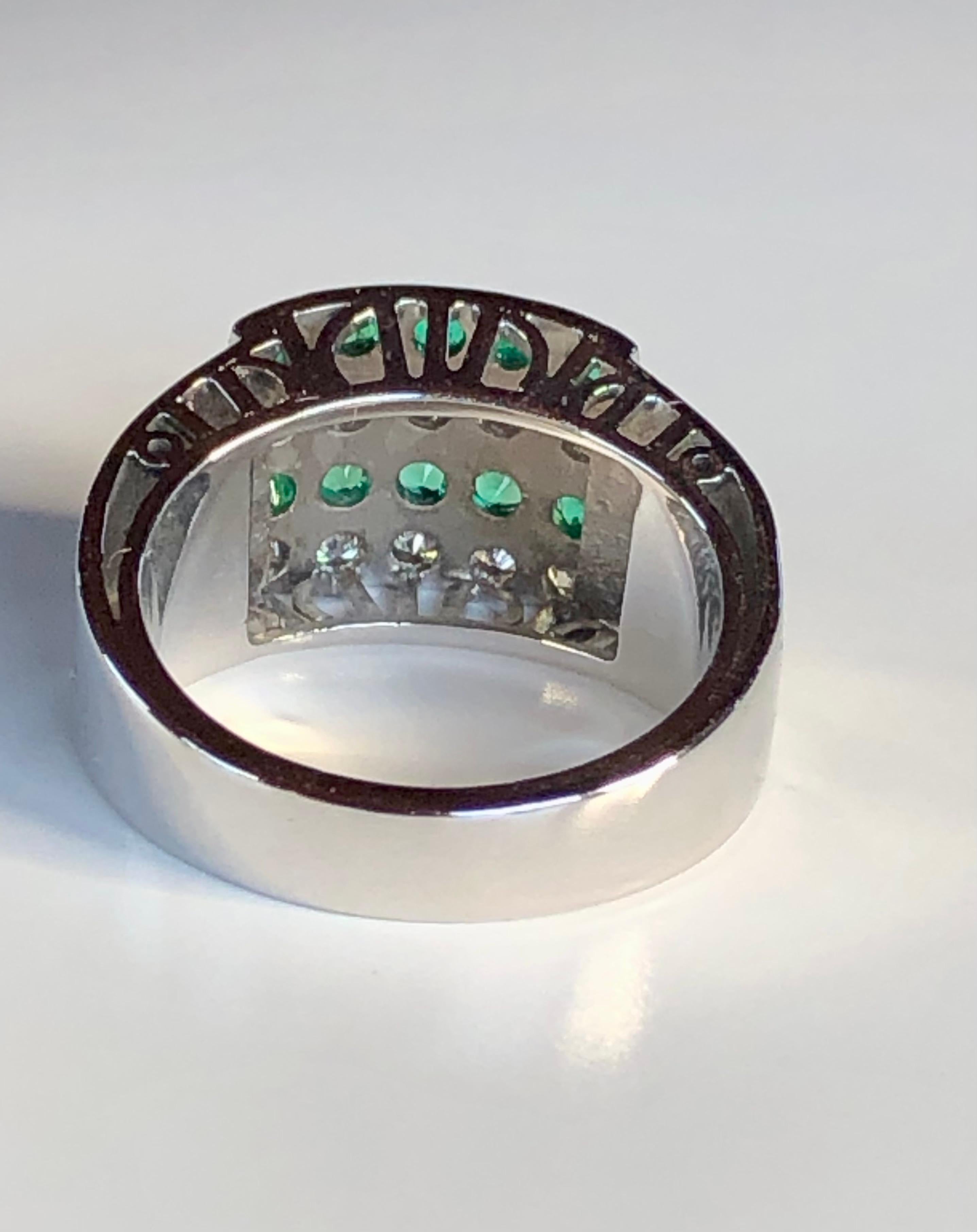 Diamond and Emerald Band Ring White Gold 18K For Sale 4