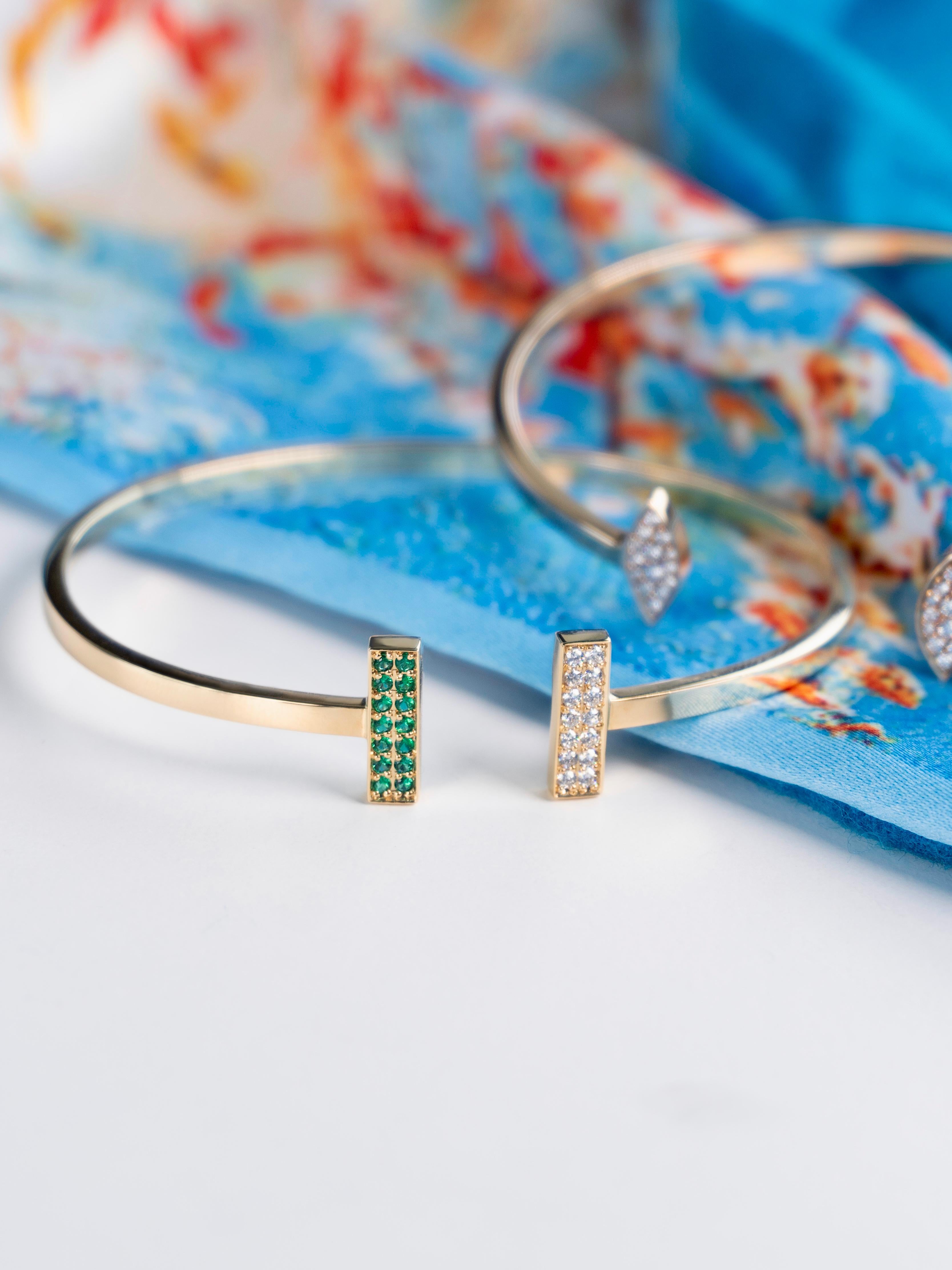 Bracelet en or jaune 18k avec diamants et émeraudes Unisexe en vente