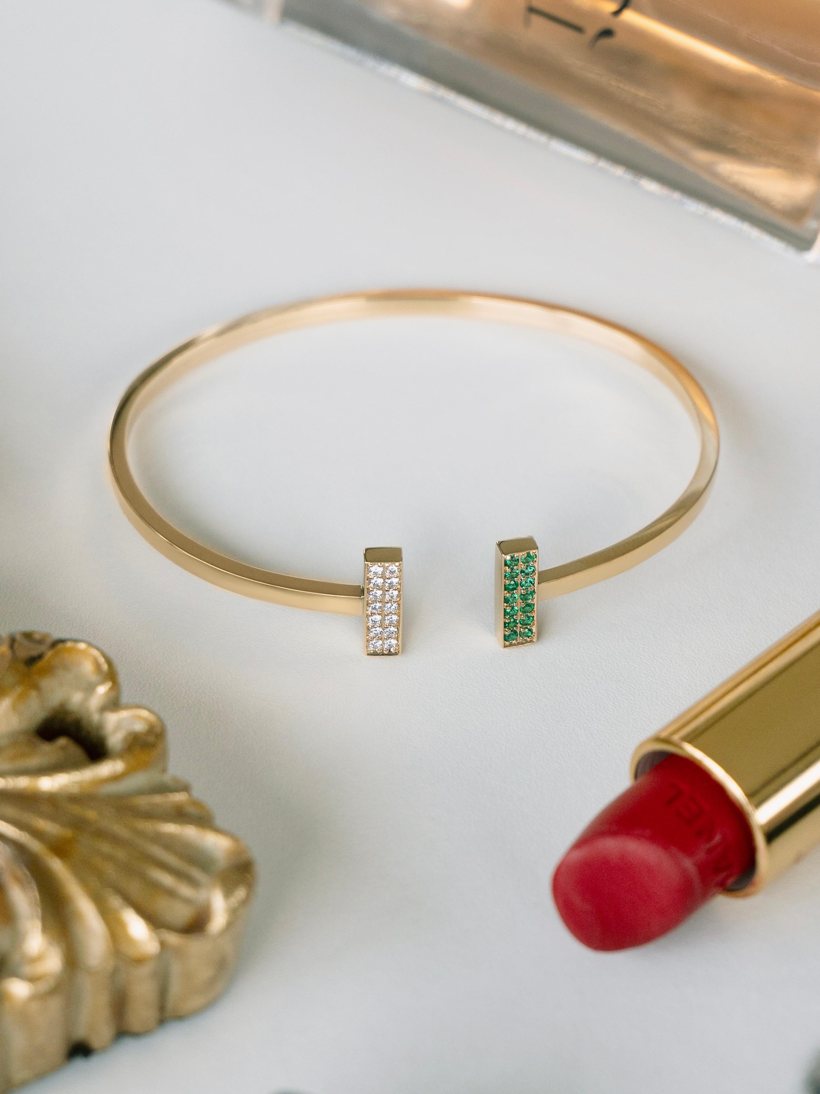 Bracelet en or jaune 18k avec diamants et émeraudes en vente 1