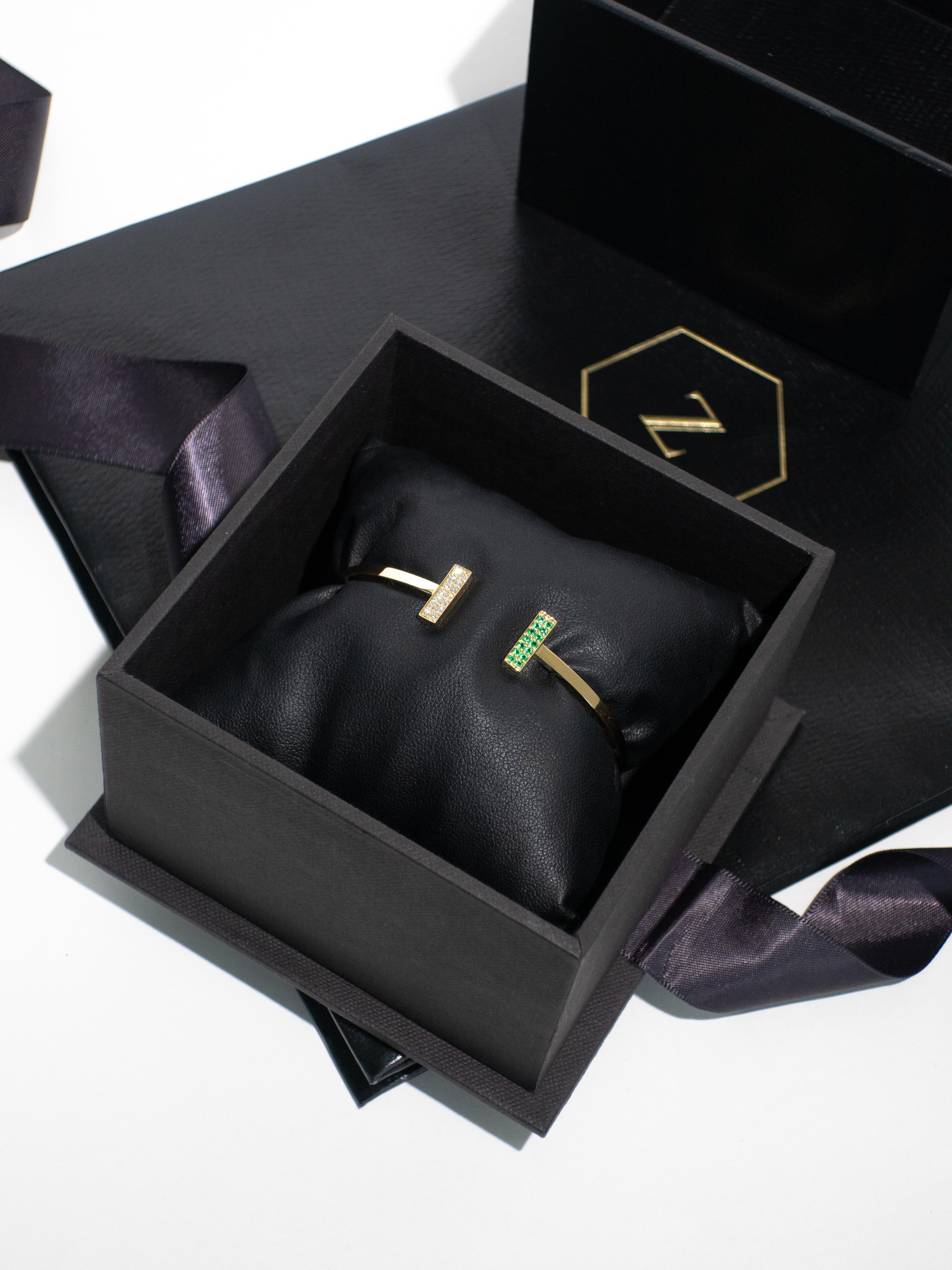 Bracelet en or jaune 18k avec diamants et émeraudes en vente 2