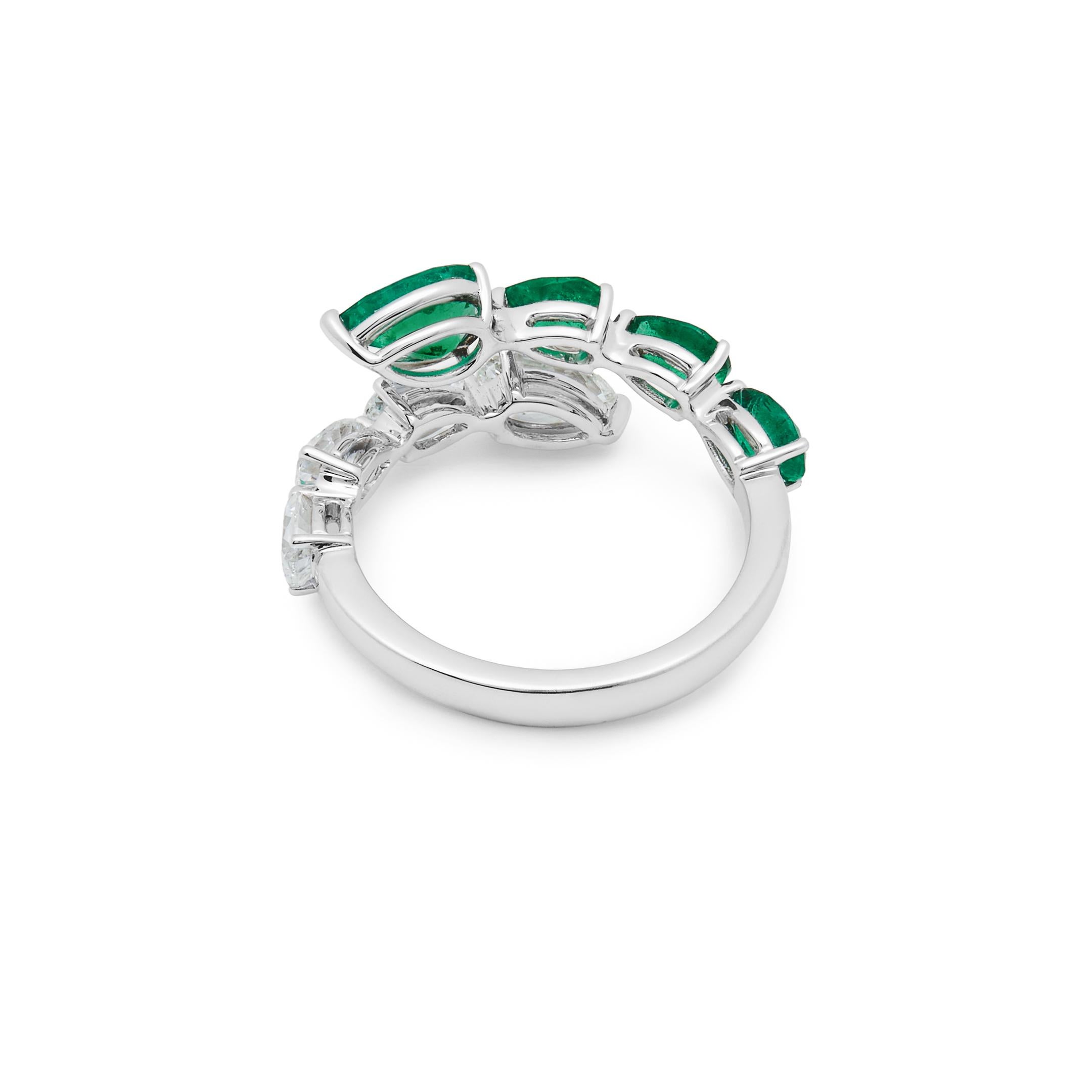  Diamond and Emerald Bypass Ring In New Condition For Sale In New York, NY