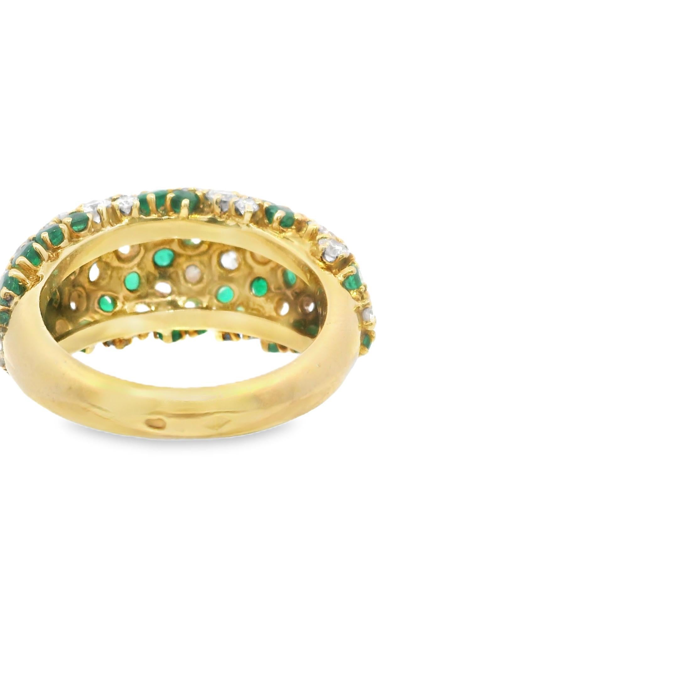 Bague cocktail en diamant et émeraude par Van Cleef & Arpels, France (années 1960) Bon état - En vente à New York, NY