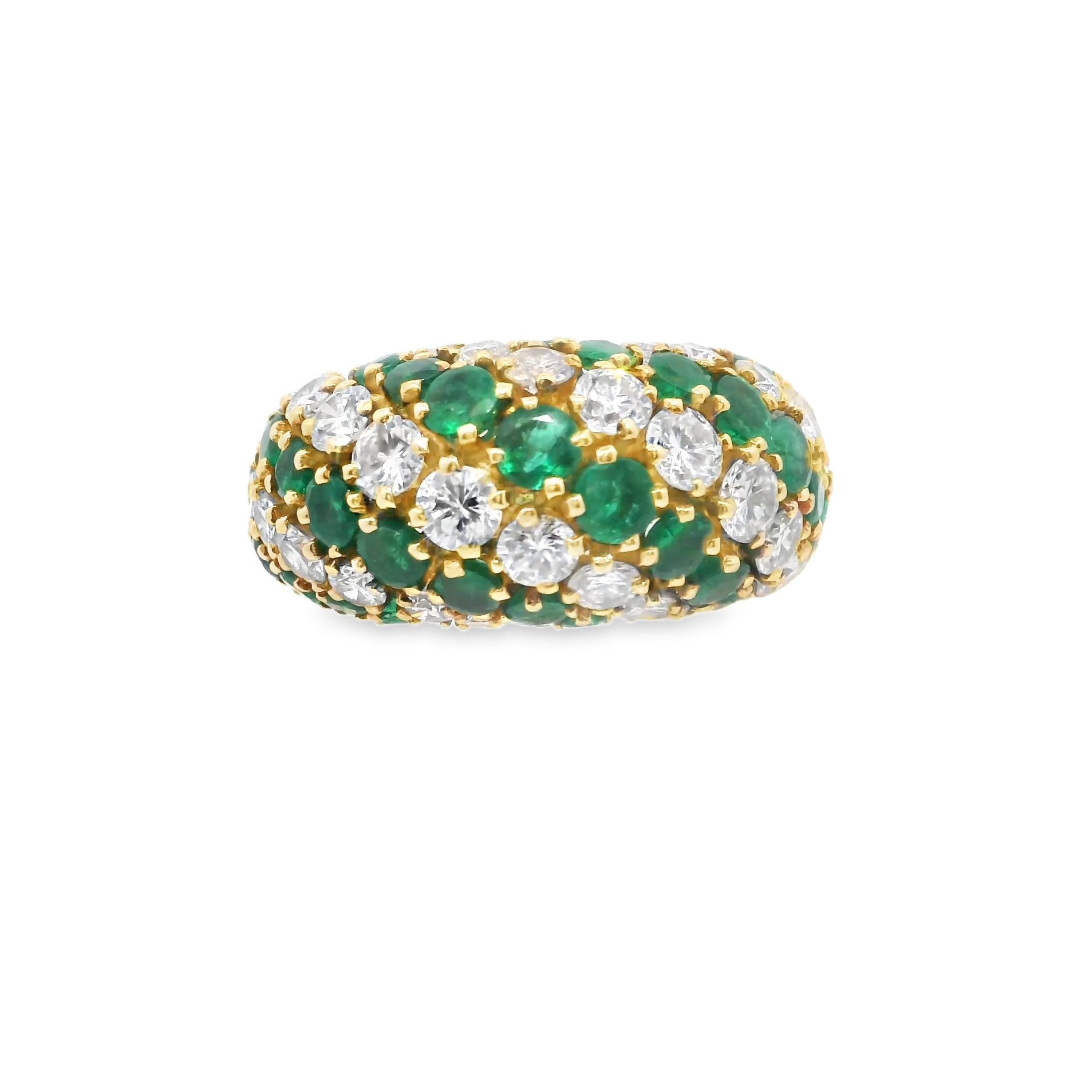 Bague cocktail en diamant et émeraude par Van Cleef & Arpels, France (années 1960) en vente