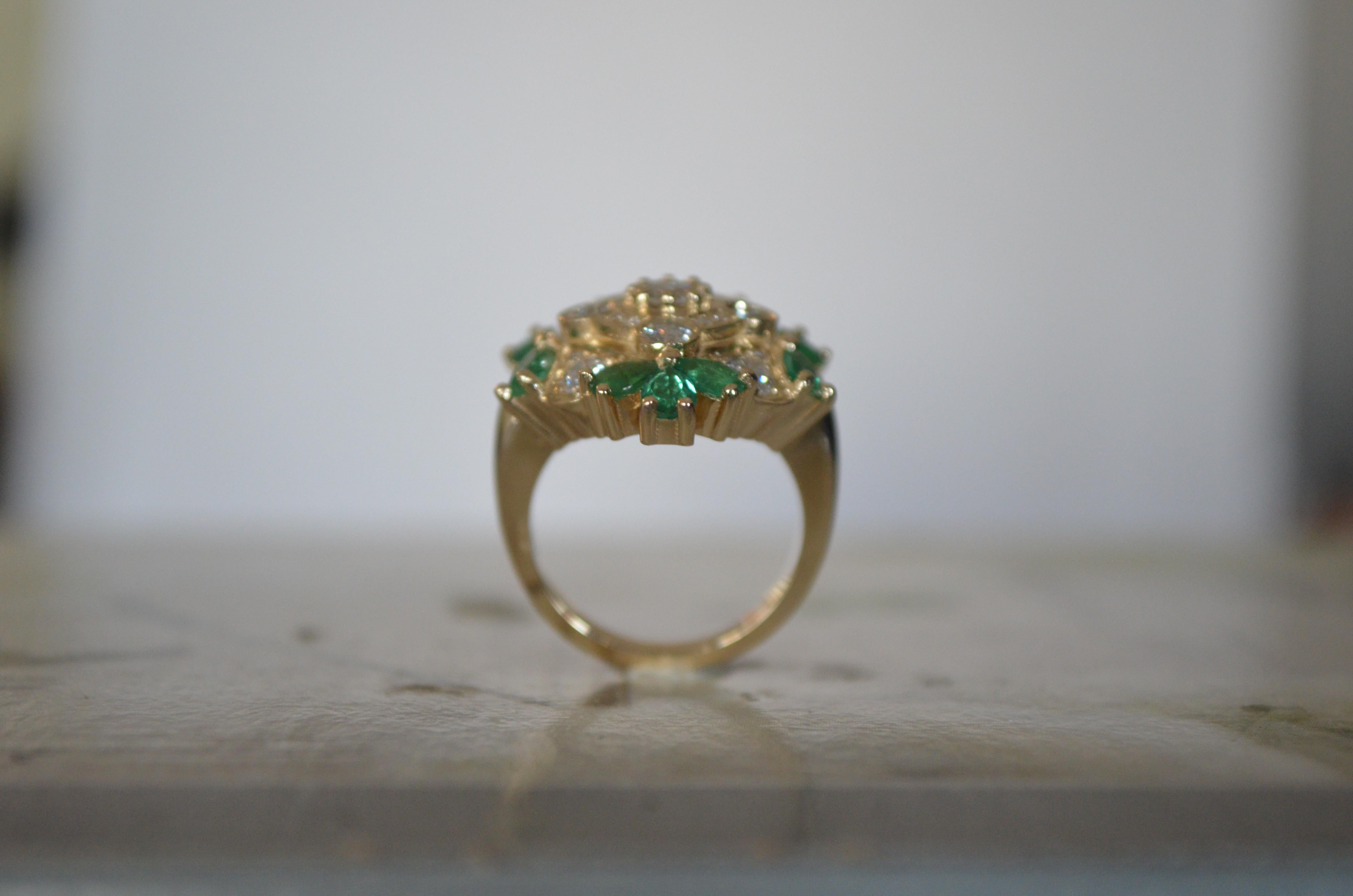 Diamant- und Smaragd-Cocktailring, Vintage-Look im Zustand „Neu“ im Angebot in West Hollywood, CA