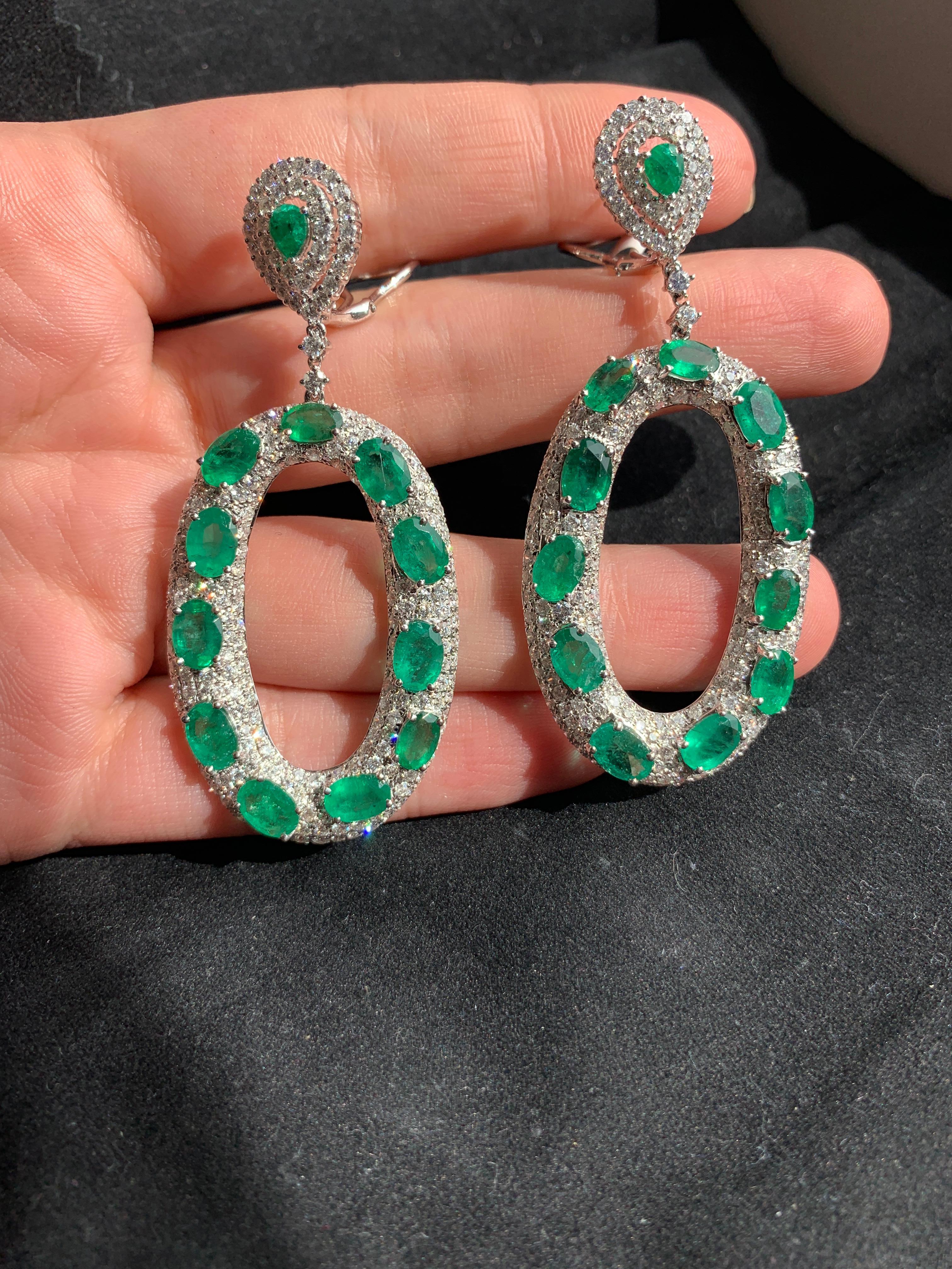 Women's or Men's Diamond and Emerald Drop Earrings For Sale