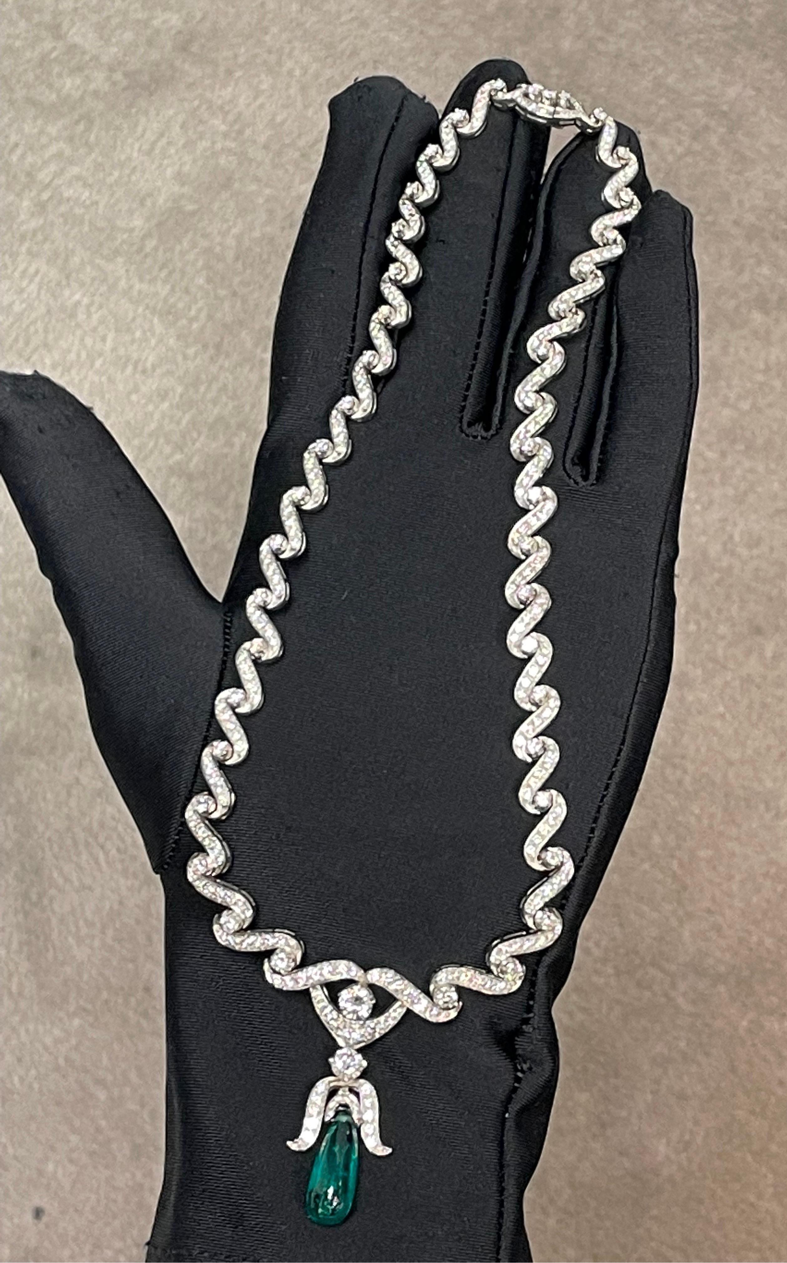 Tropfenhalskette mit Diamanten und Smaragden (Gemischter Schliff) im Angebot