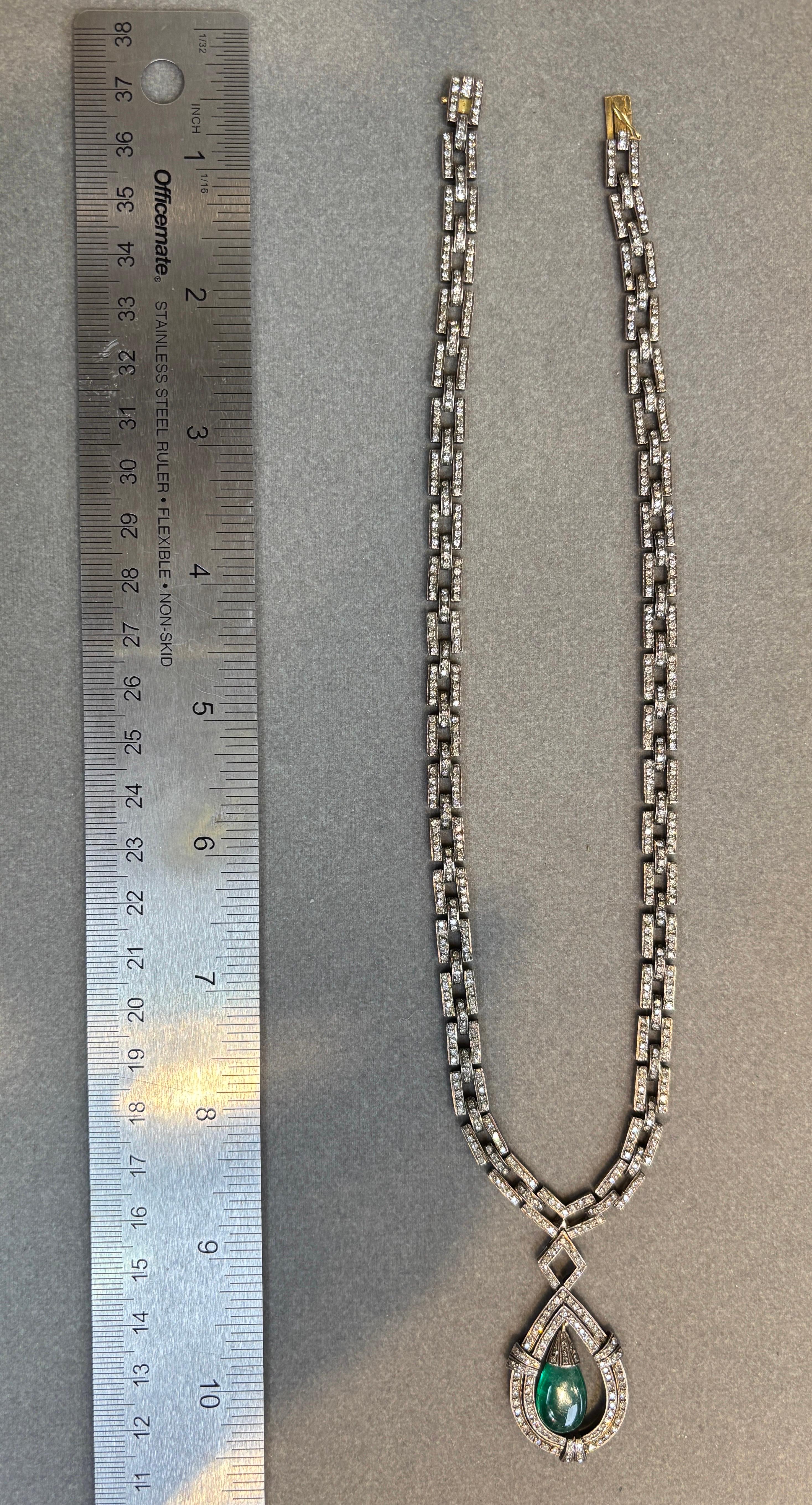 Collana con diamanti e smeraldi In condizioni ottime in vendita a New York, NY