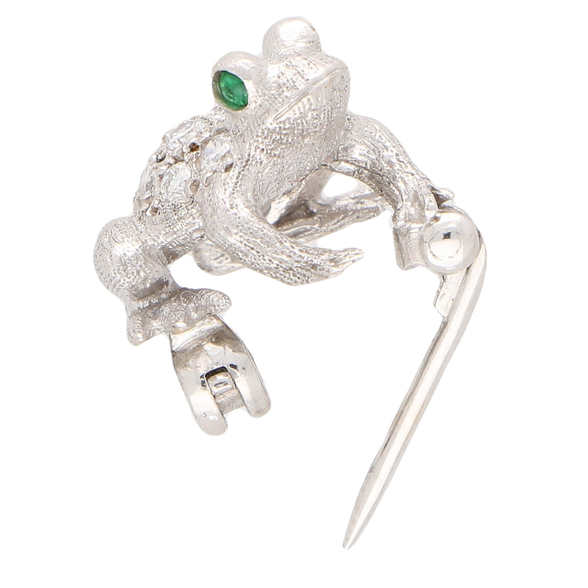 Diamond and Emerald Frog Pin Brooch Set in 18 Karat White Gold In Good Condition In London, GB