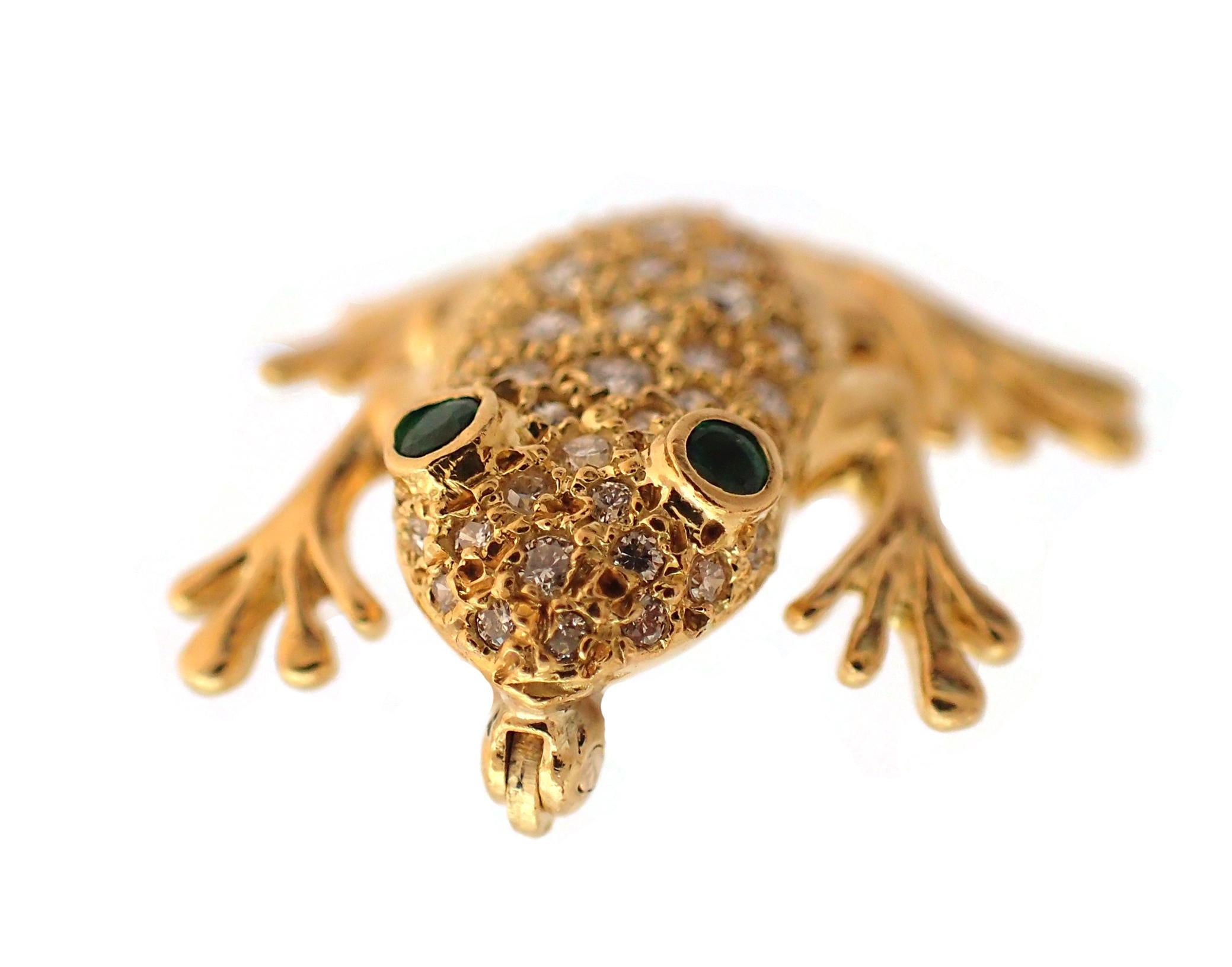 Diamond and Emerald Frog Pin in 18 Karat Yellow Gold In Excellent Condition For Sale In New York, NY