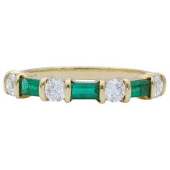 Diamond and Emerald Gold Band Ring